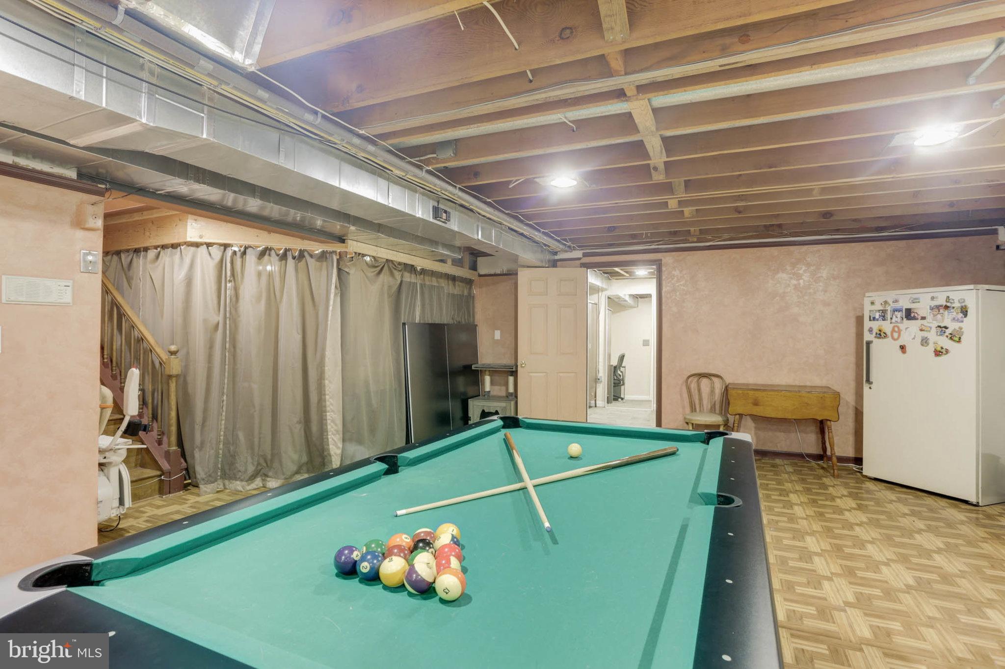 NOB HILL ESTATES - Residential