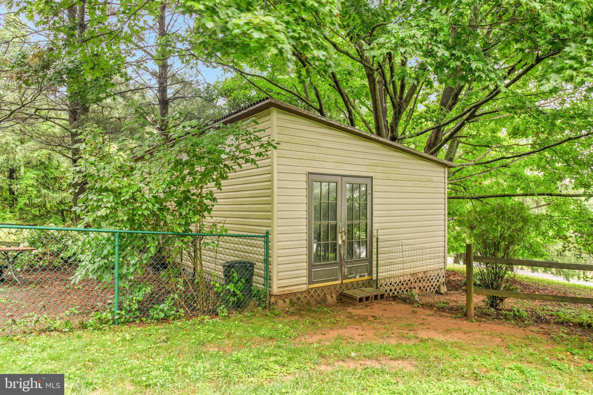 NOB HILL ESTATES - Residential