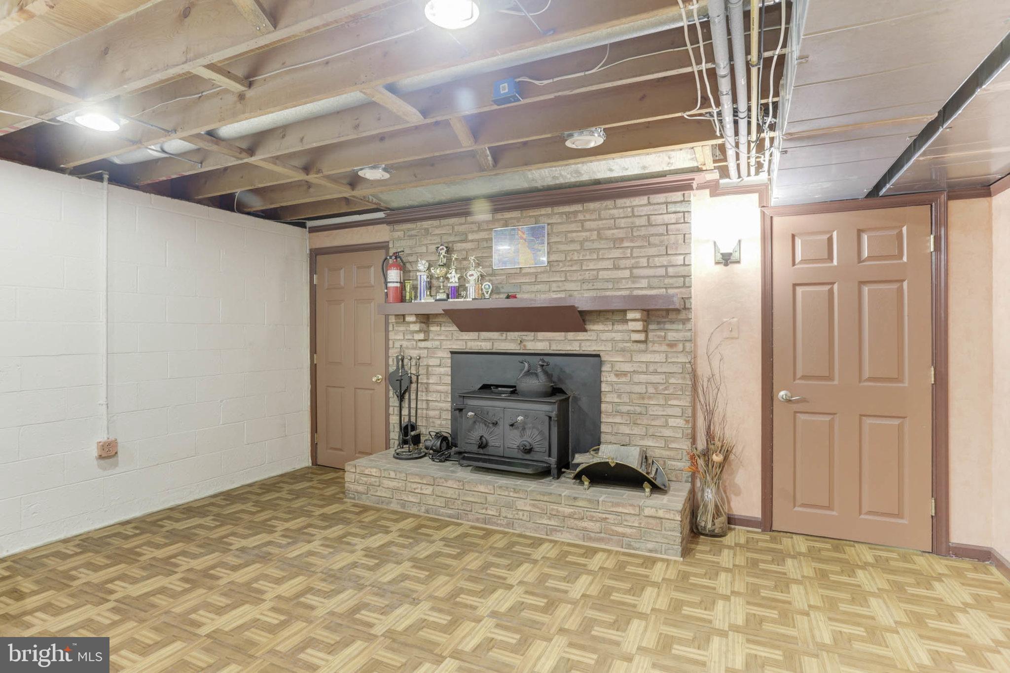 NOB HILL ESTATES - Residential