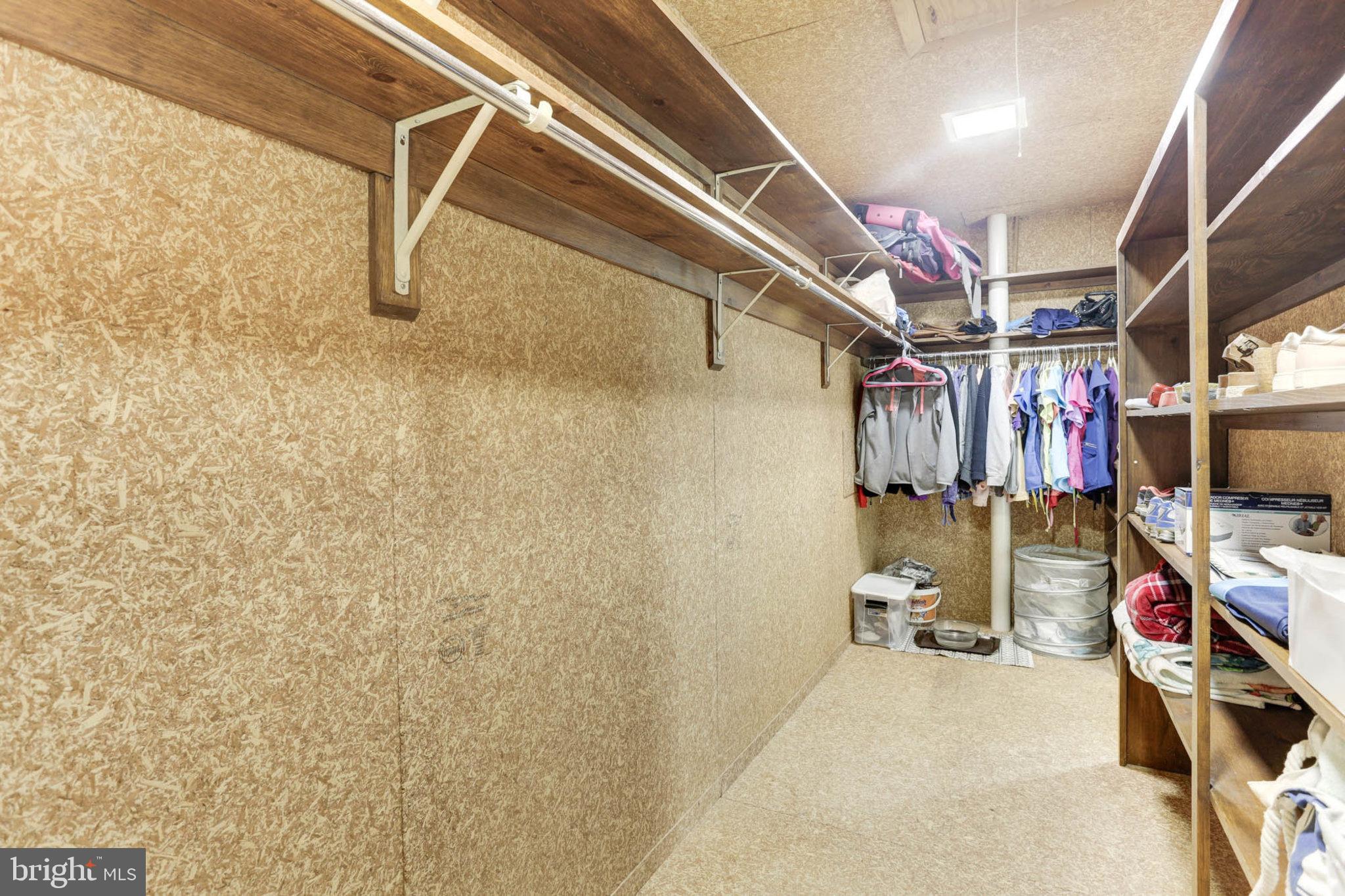 NOB HILL ESTATES - Residential