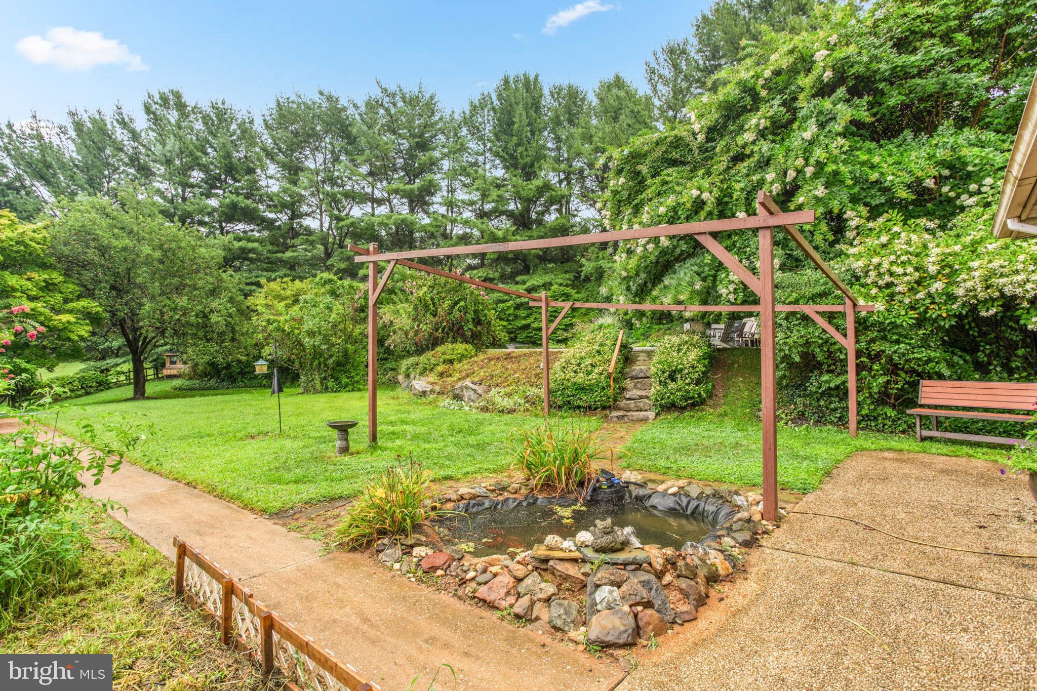 NOB HILL ESTATES - Residential