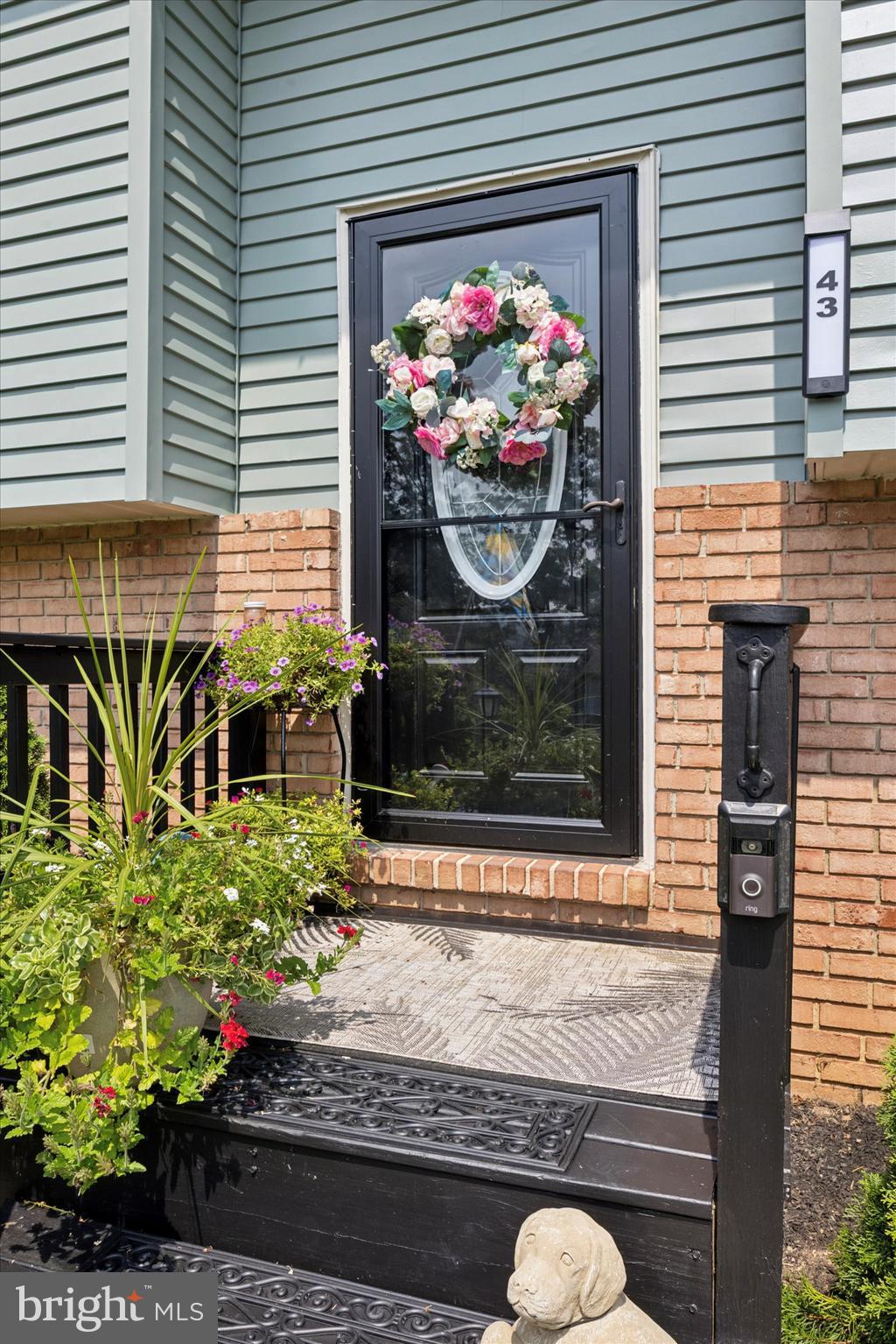 43 LINDY LANE