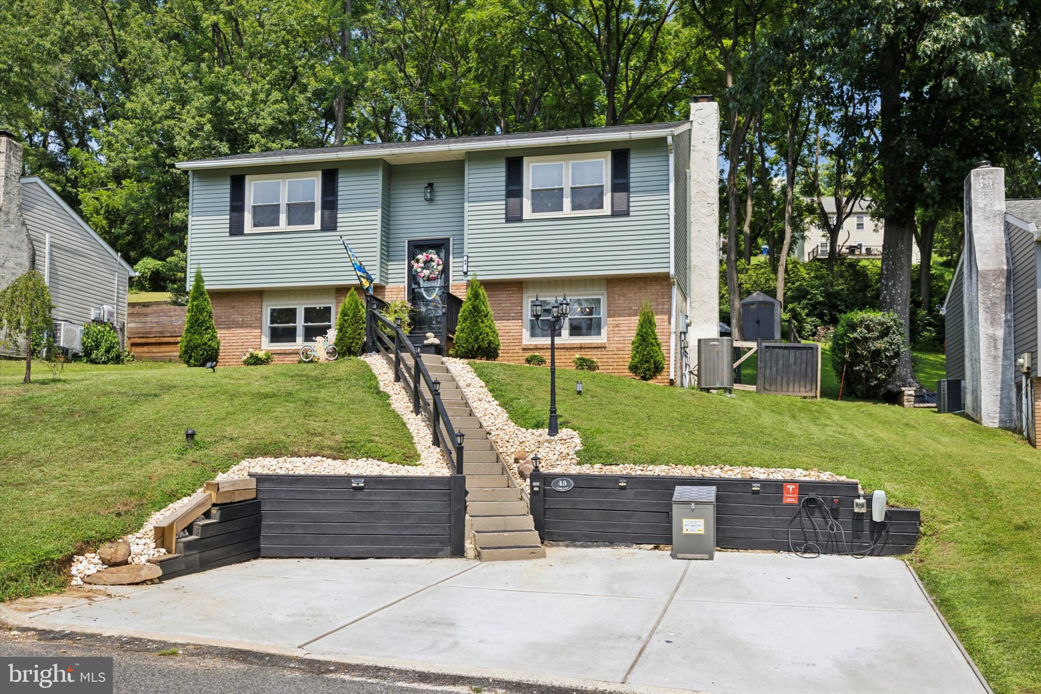 Meticulously maintained and tastefully updated completely renovated (2021) 4bd 2 full ba bilevel property waiting for you to call it home. All newer windows (2021), Central Air with Electric Heat Pump and new ducts (2023), LVP Flooring (2025), whole house painting (2025), New Roof (2025) Fencing (2025), New Driveway (2025) . Newer kitchen with granite countertops, stone backsplash, newer range, newer dishwasher, and newer over the range microwave. All newer bathrooms, newer hot water heater, newer shed. Two-tier deck and family room with fireplace. Situated on a quiet dead end street. Nothing to do but drop off your bags and call your new place home.