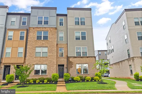 10424 Ratcliffe Trail, Manassas, VA MLS: VAMN2008252