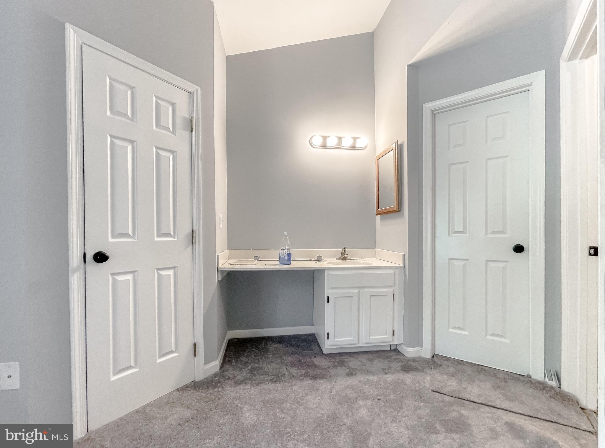 SOUTHGATE CENTER - Residential