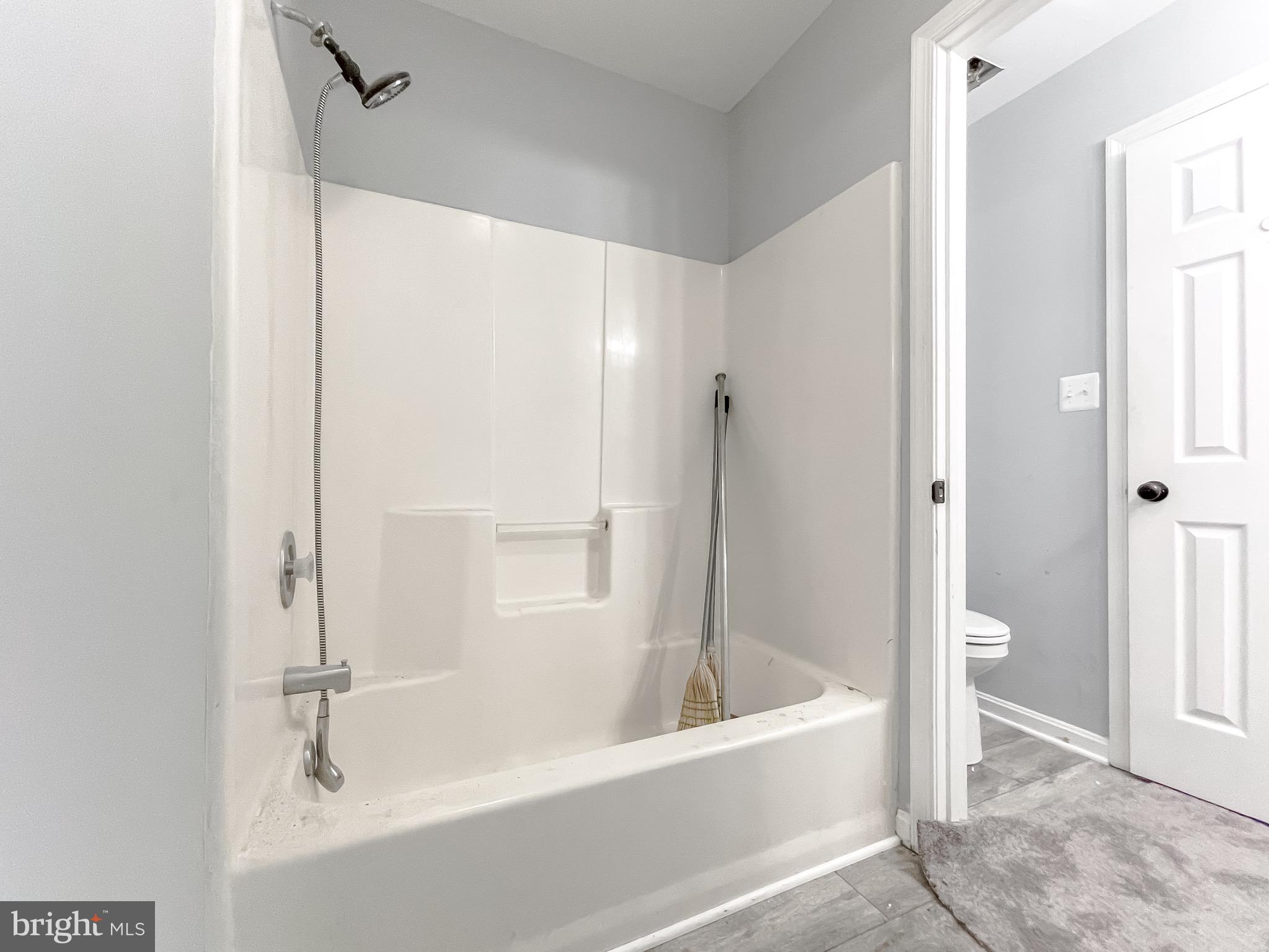 SOUTHGATE CENTER - Residential