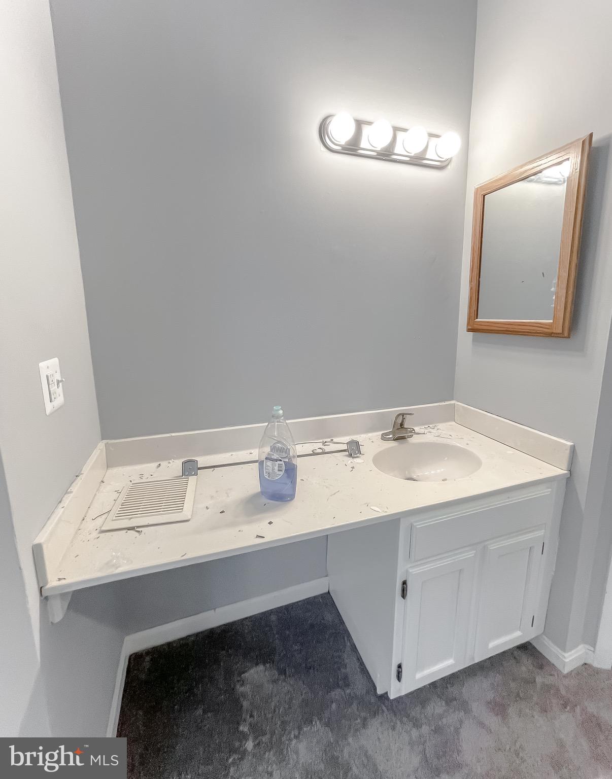 SOUTHGATE CENTER - Residential