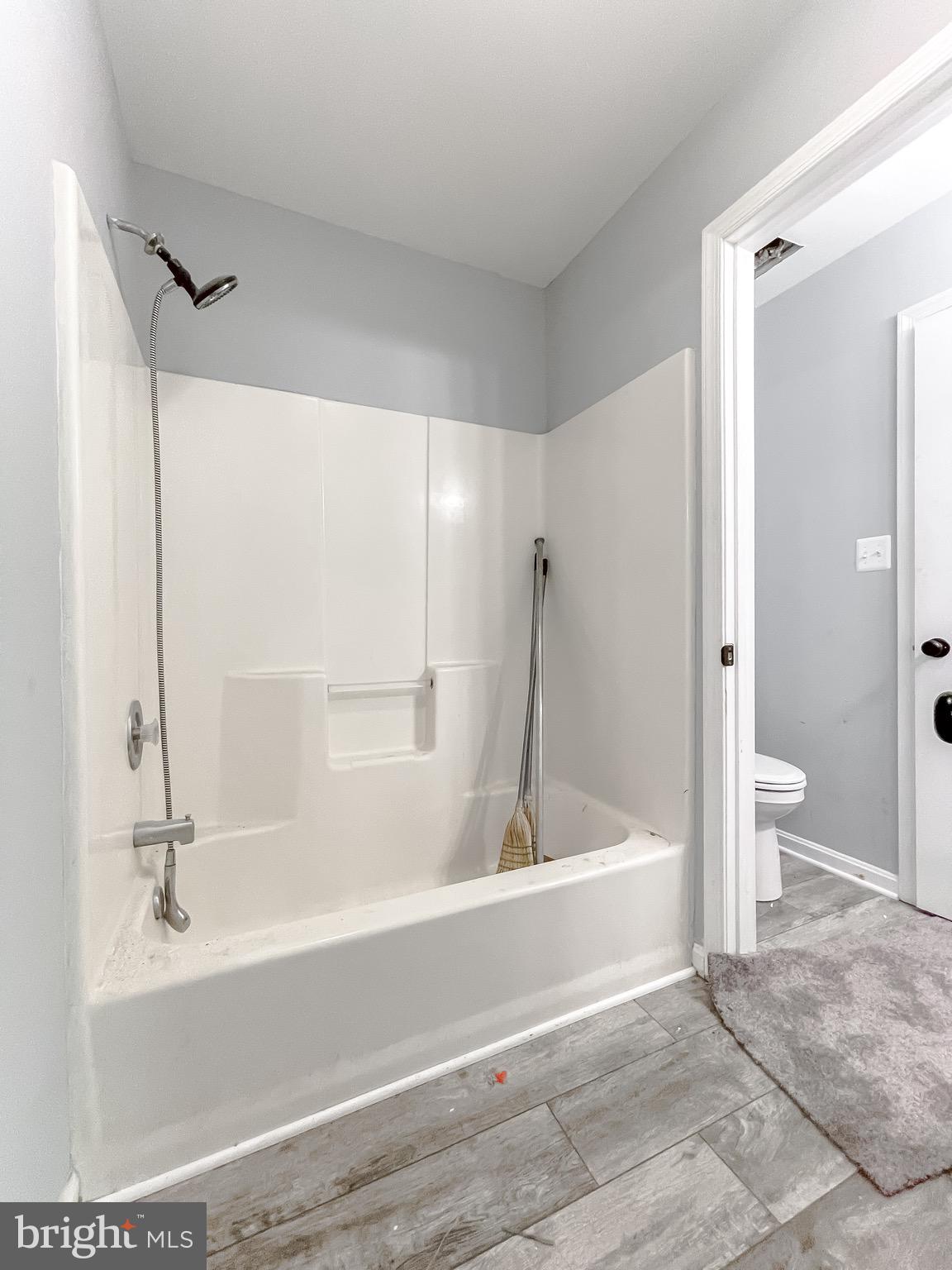 SOUTHGATE CENTER - Residential