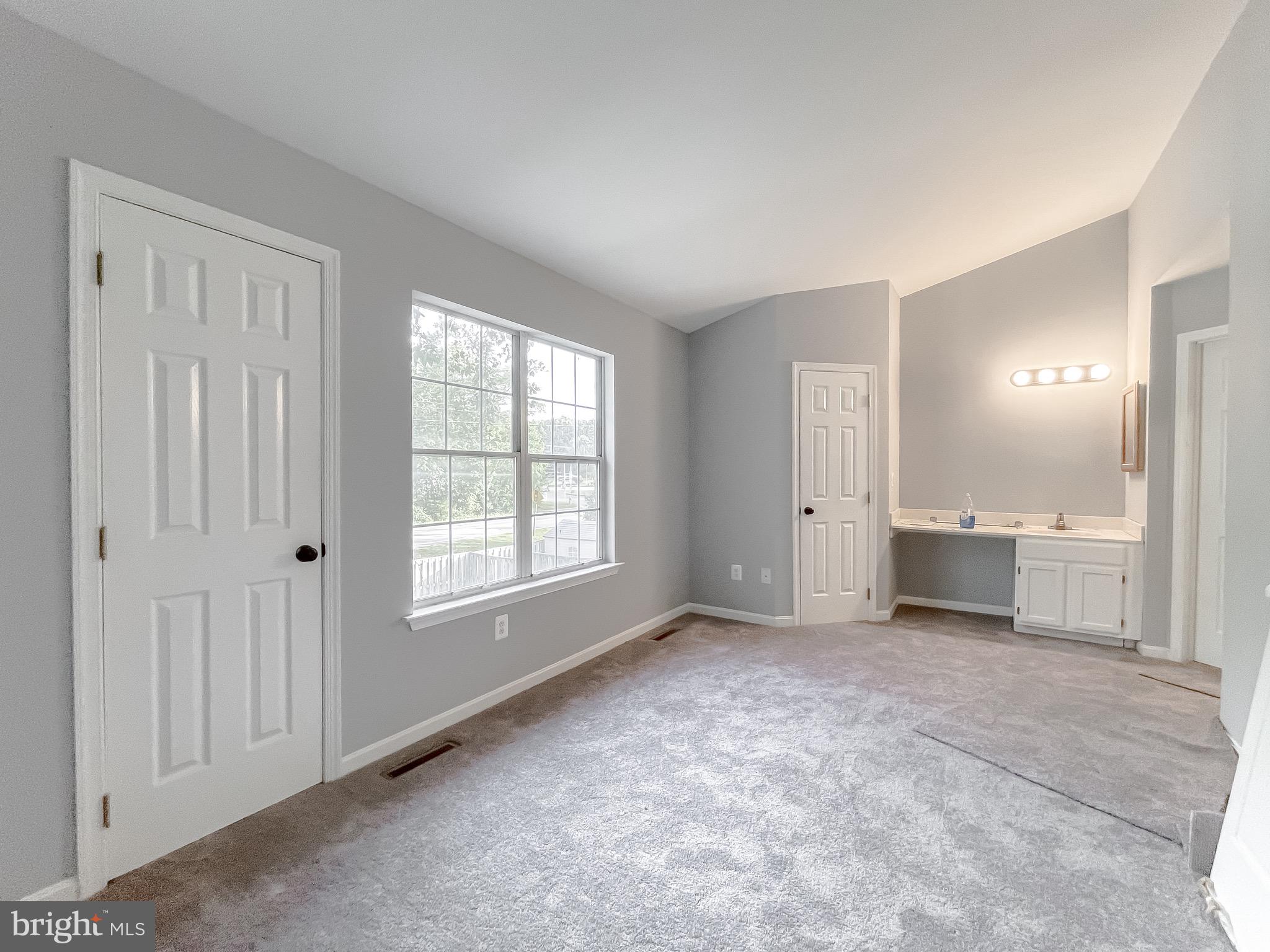 SOUTHGATE CENTER - Residential