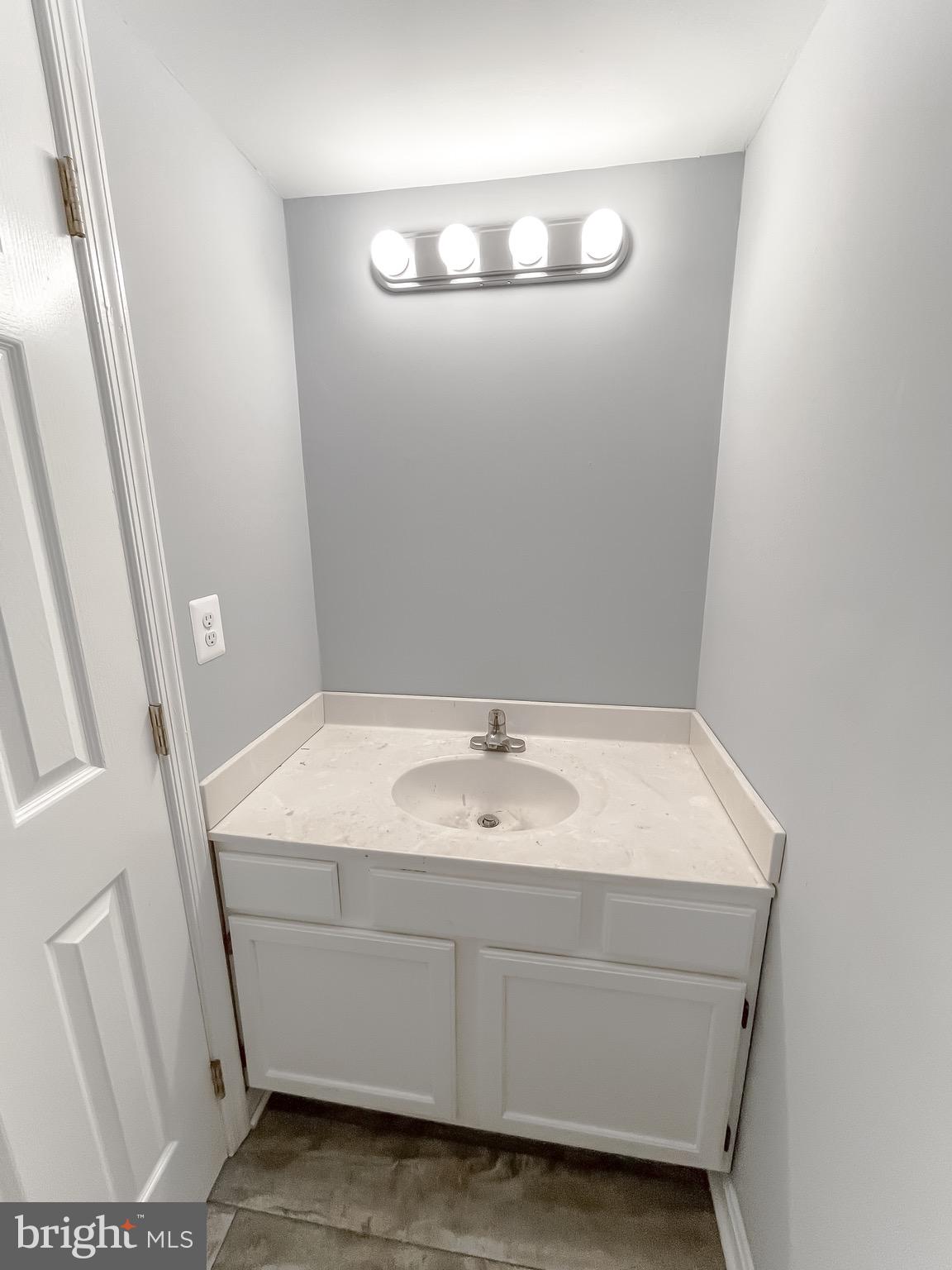 SOUTHGATE CENTER - Residential