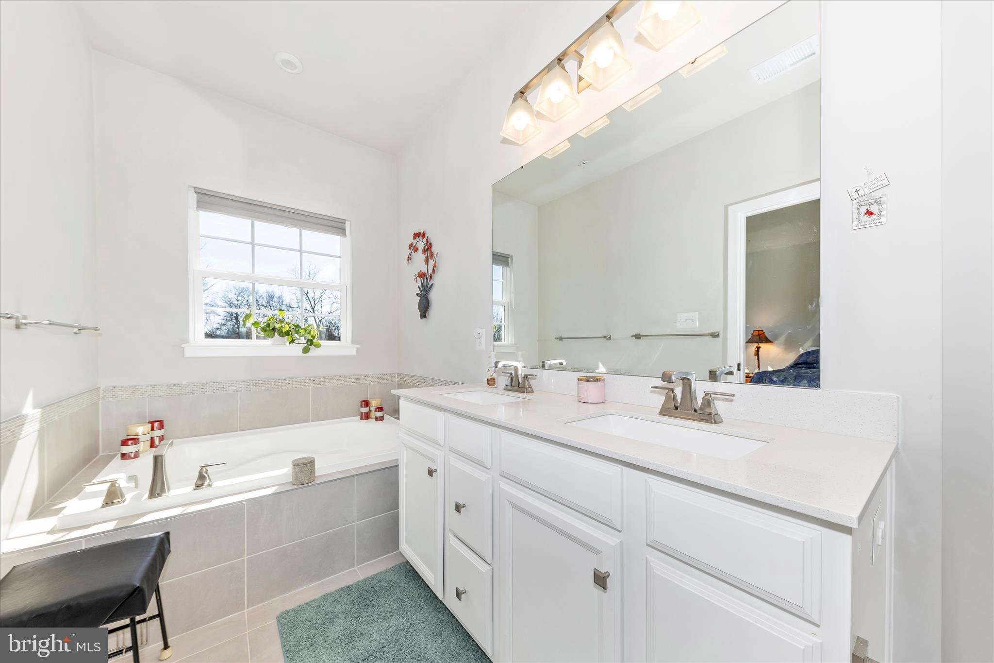 BELLE AIR TOWNHOMES - Residential