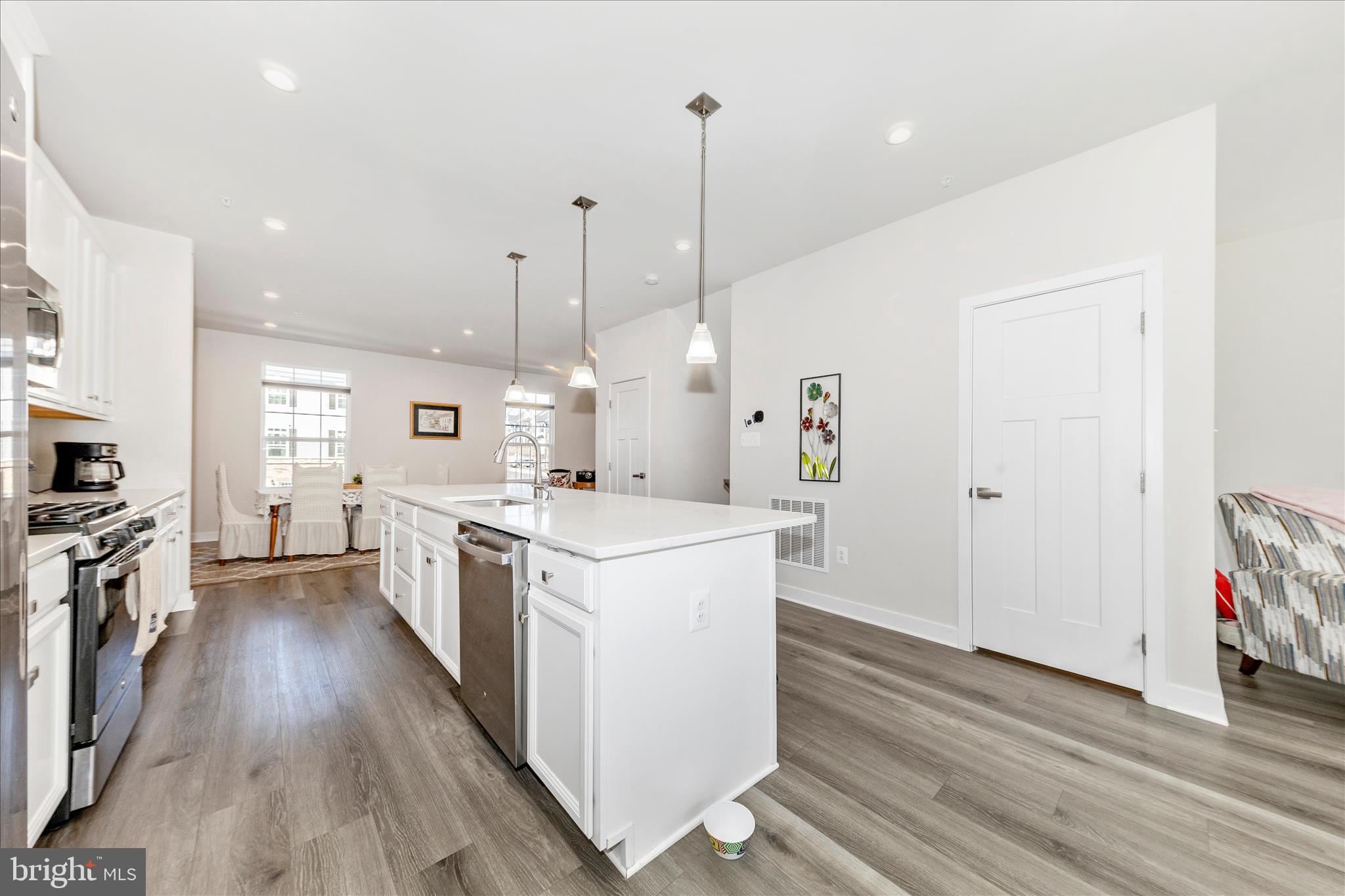 BELLE AIR TOWNHOMES - Residential