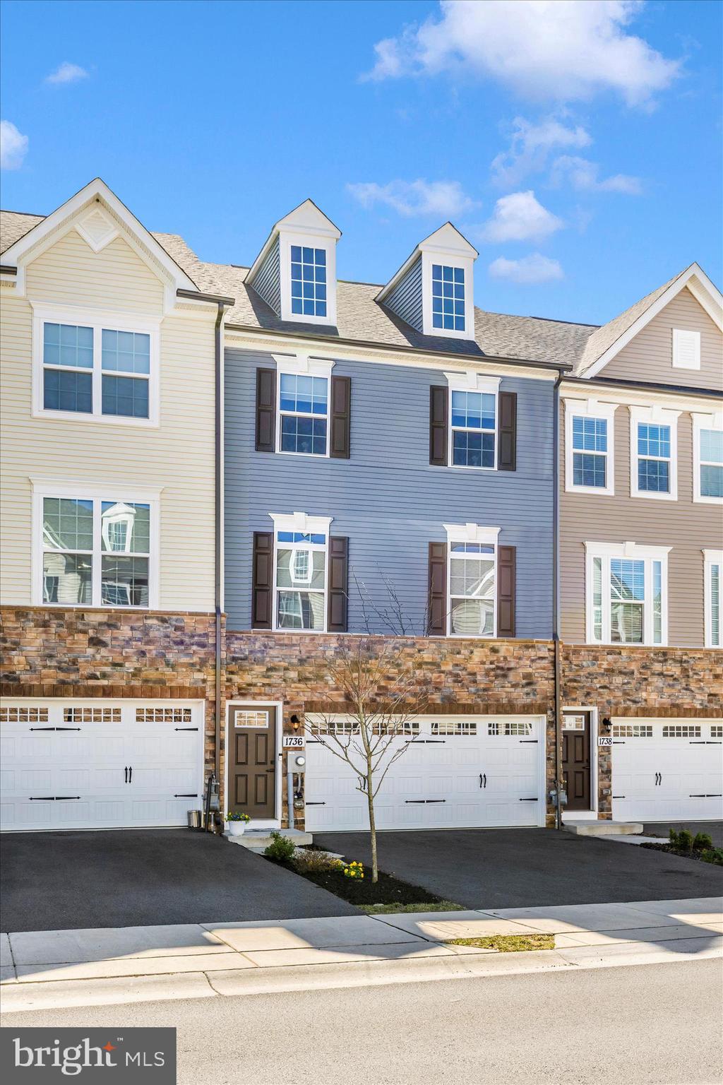 BELLE AIR TOWNHOMES - Residential