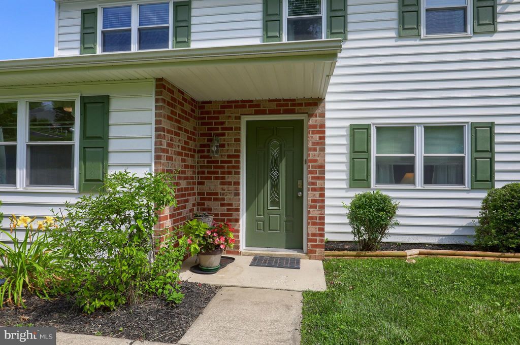 Photo of 743 FARMDALE RD, MOUNT JOY, PA 17552 (MLS # PALA2037794)