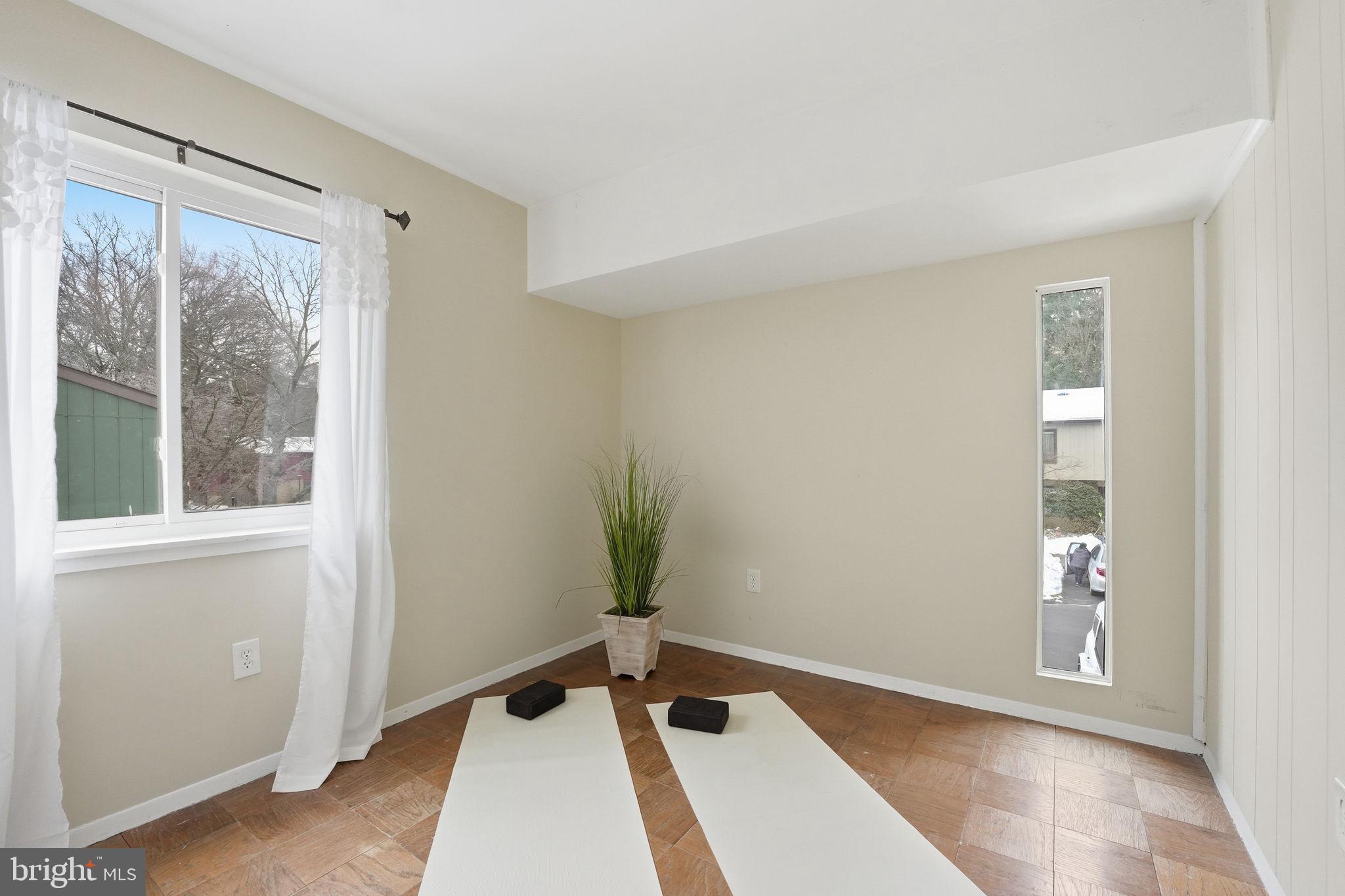 IVY OAK - Residential