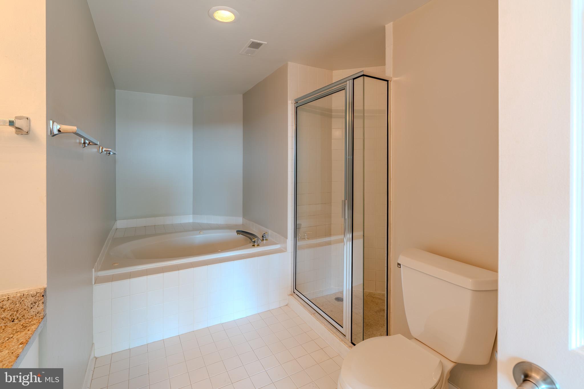 HARBORVIEW CONDOMINIUMS - Residential