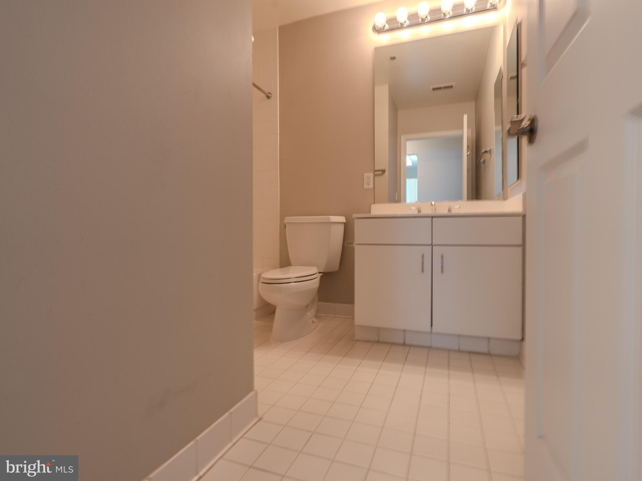 HARBORVIEW CONDOMINIUMS - Residential