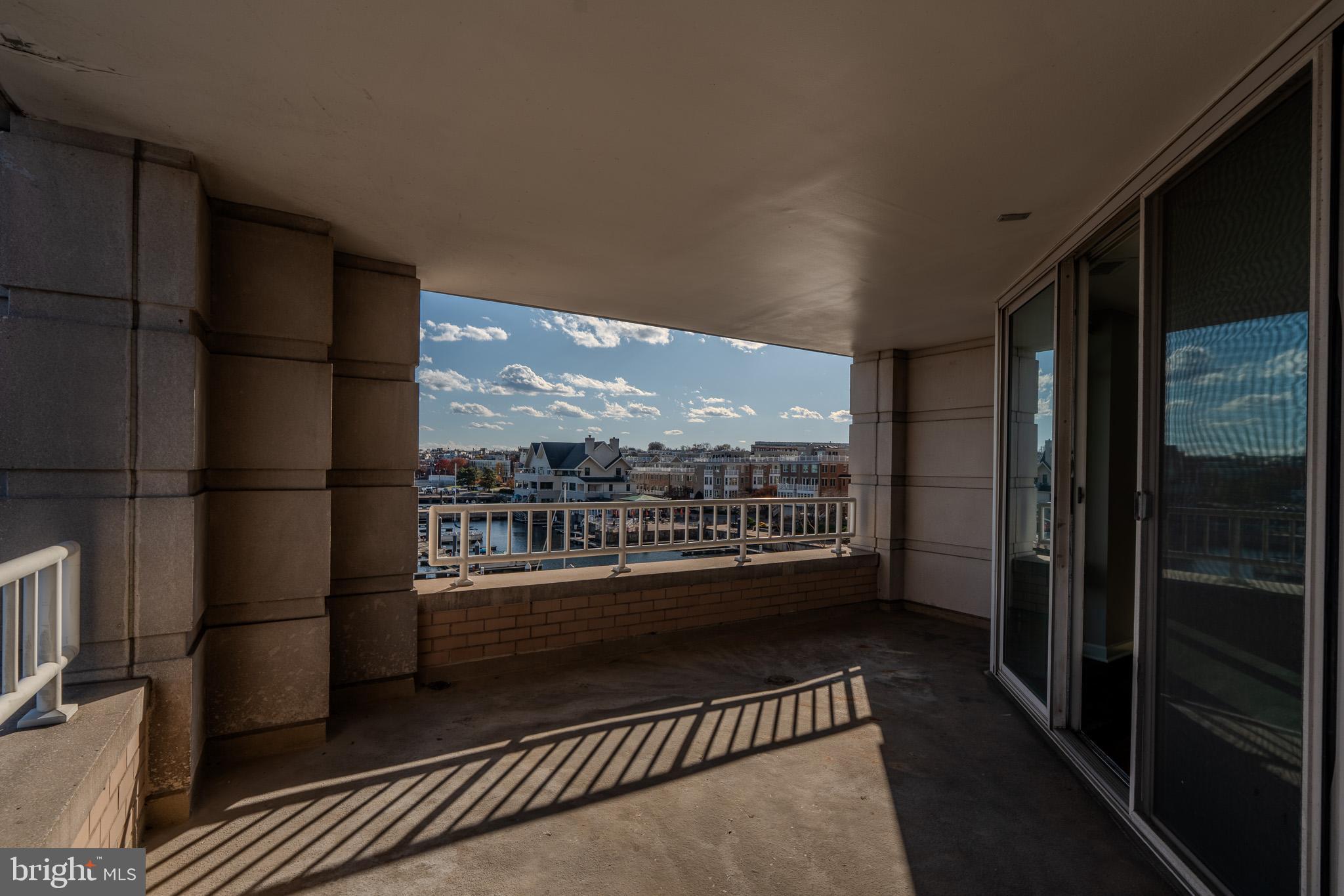 HARBORVIEW CONDOMINIUMS - Residential