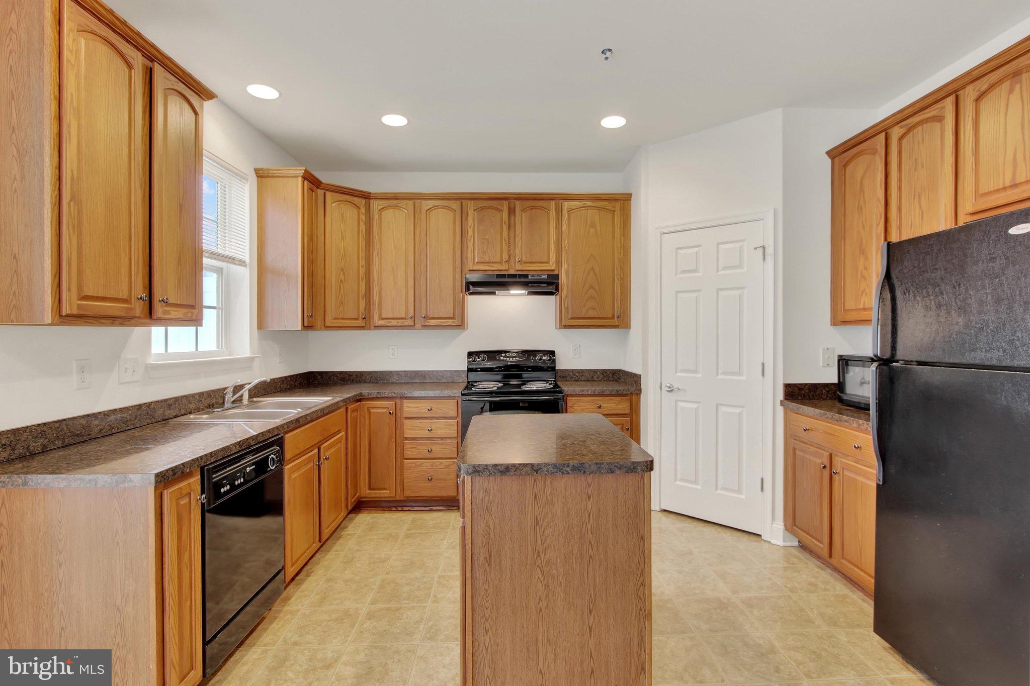 1237 STONEHAVEN WAY