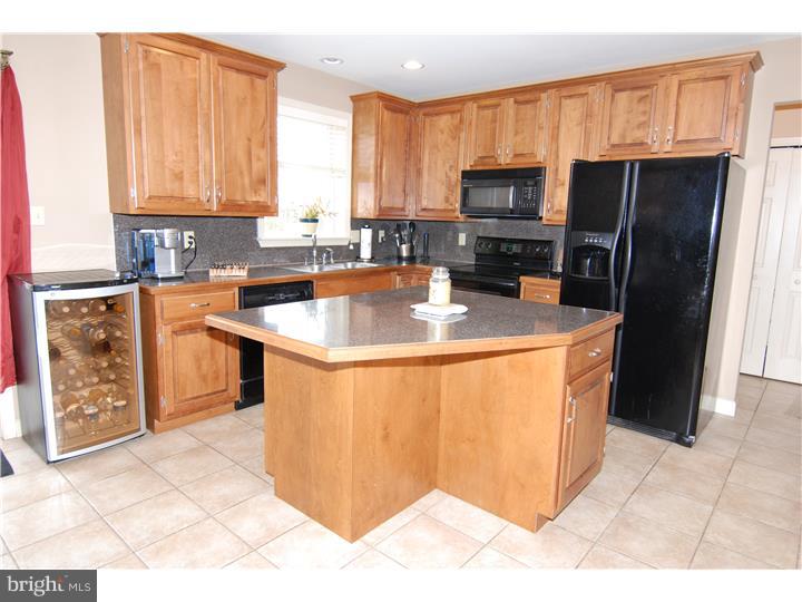 WOODS EDGE - Residential