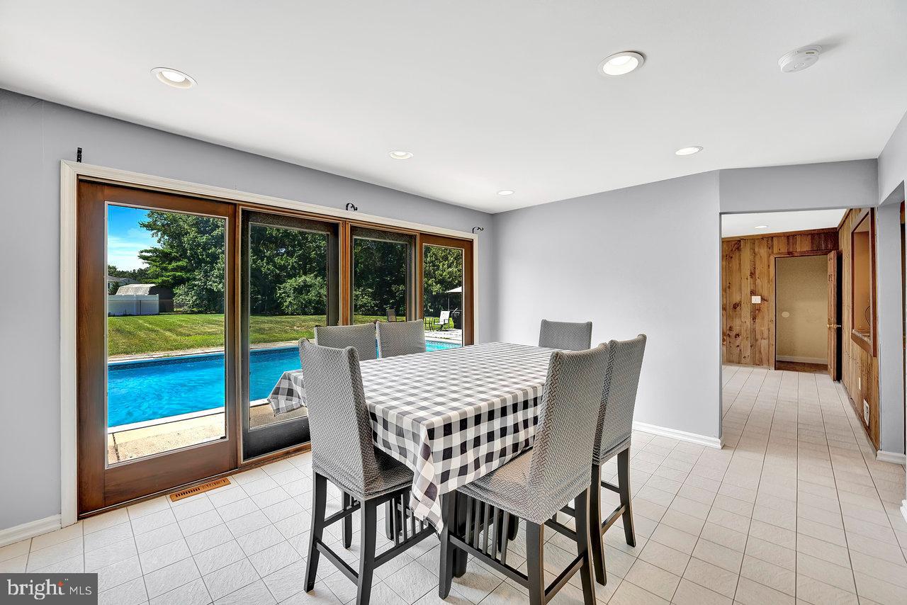 5 DOLPHIN LANE