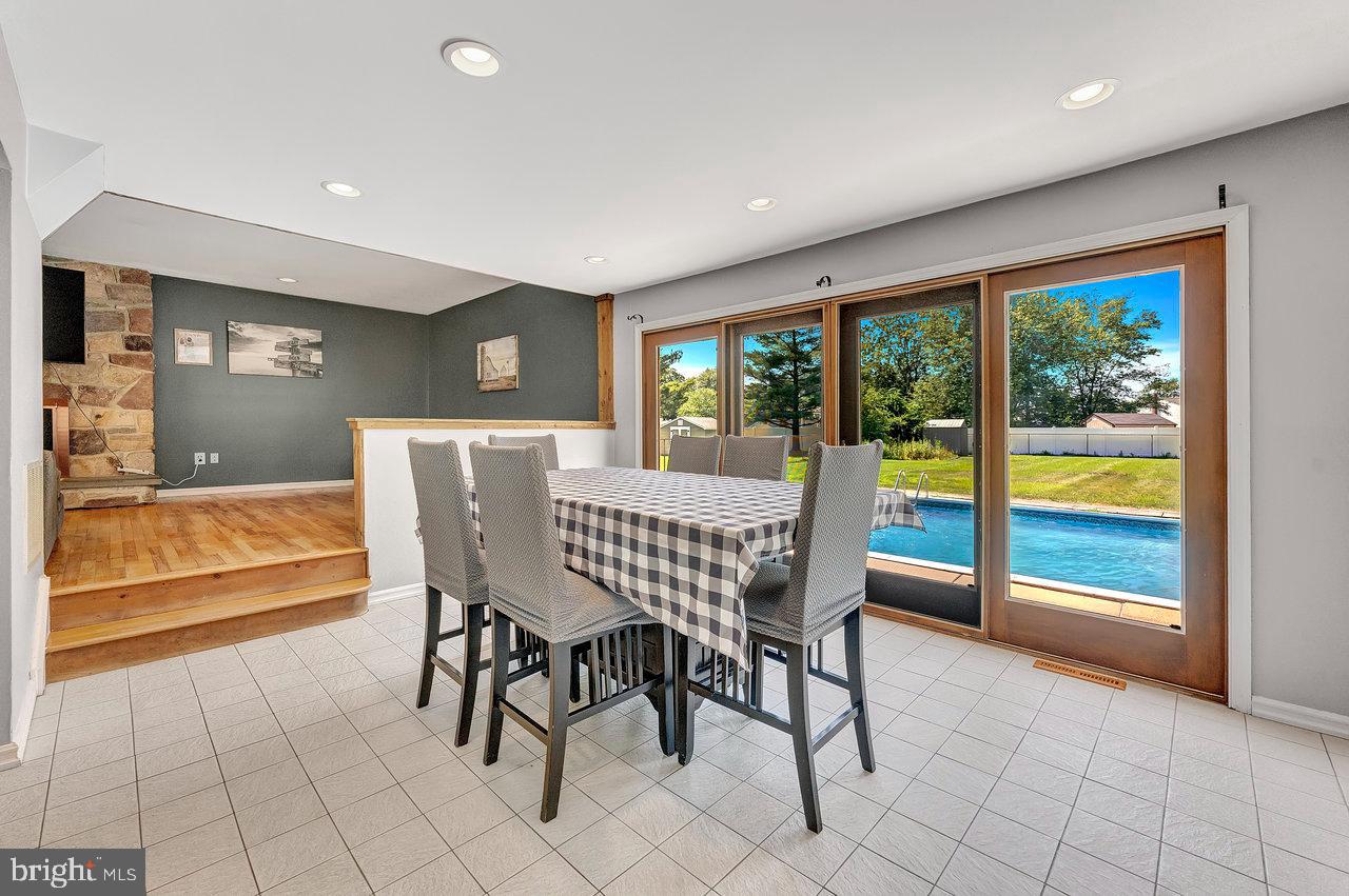 5 DOLPHIN LANE