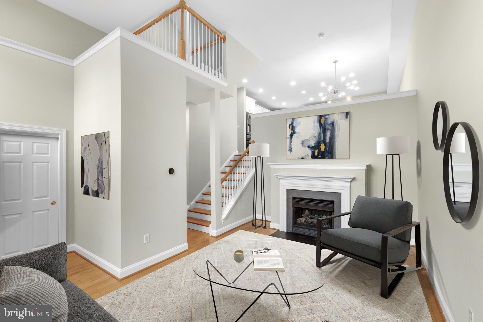 INDEPENDENCE COURT - Residential