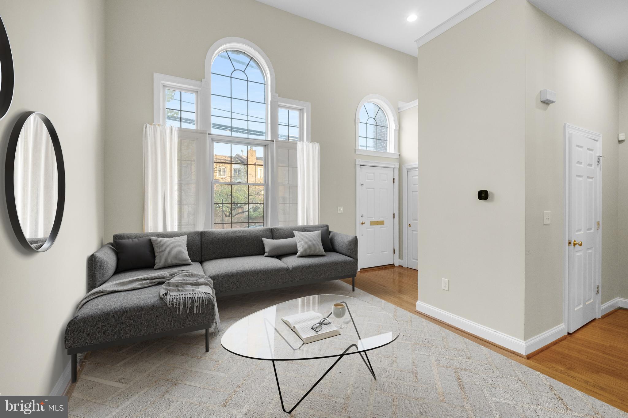 INDEPENDENCE COURT - Residential