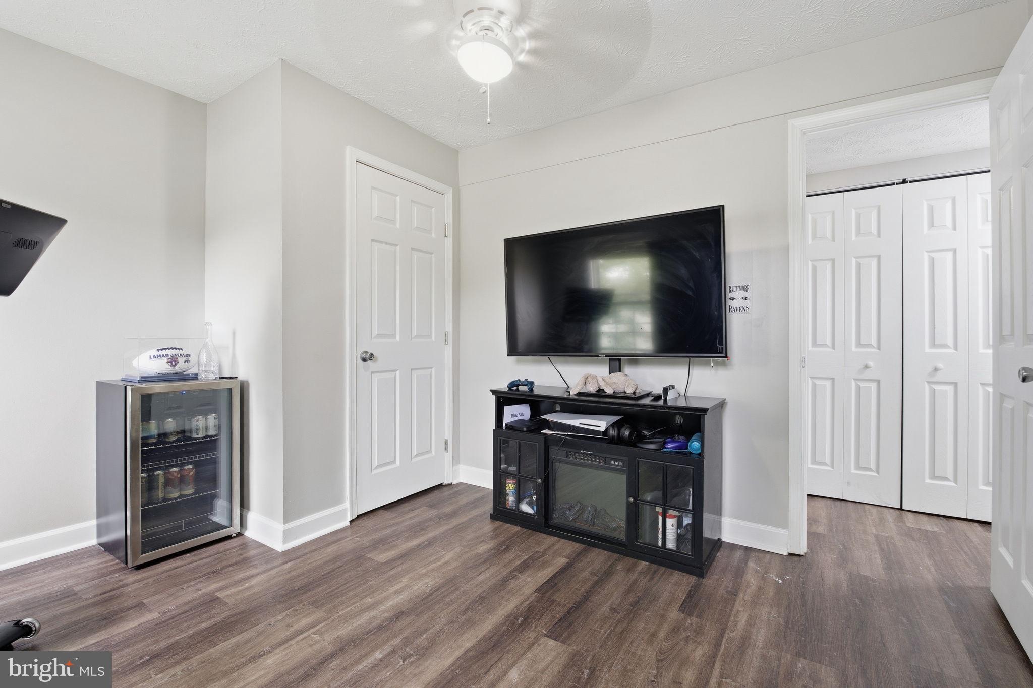 LAUREL VALLEY - Residential