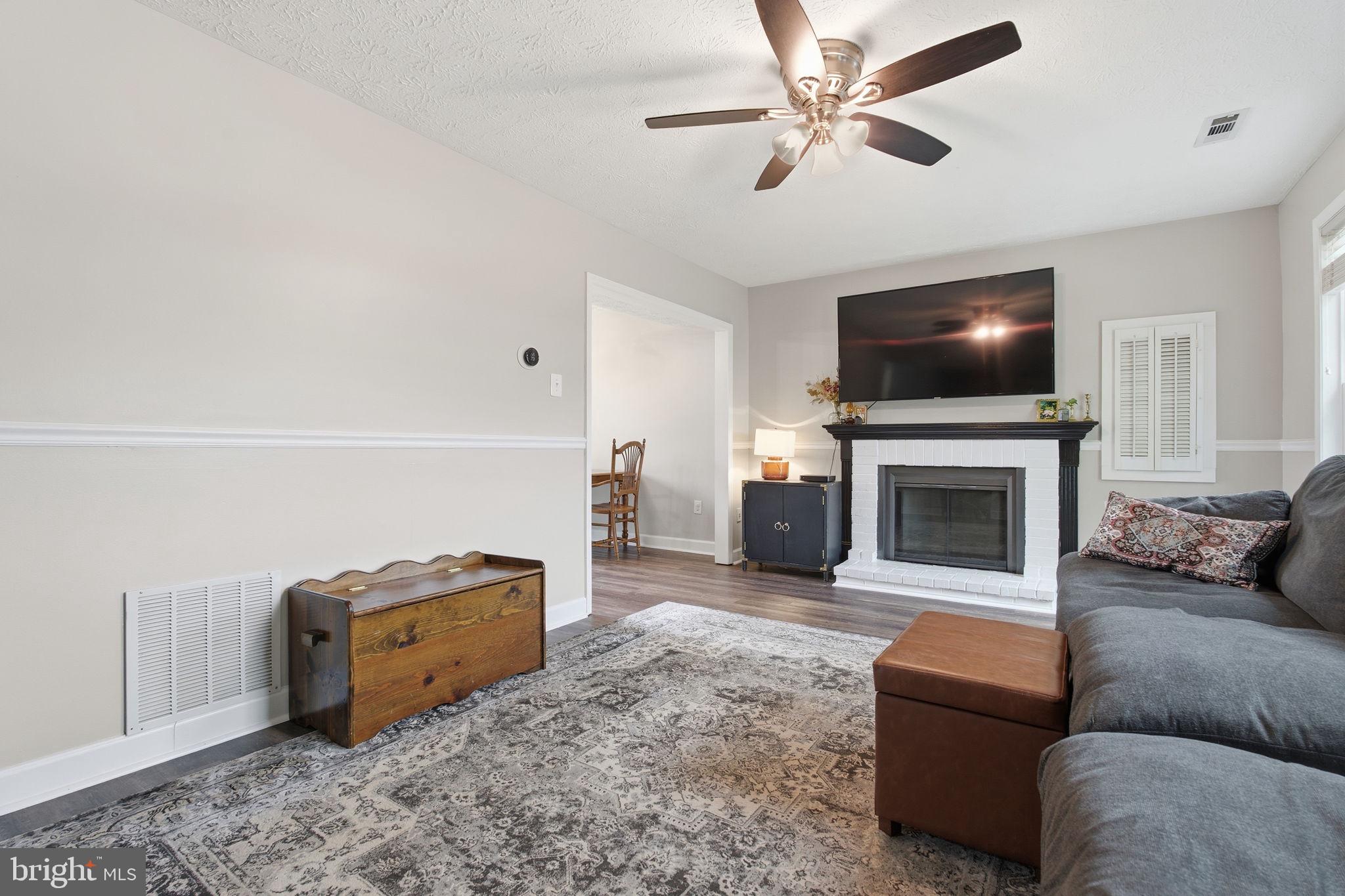 LAUREL VALLEY - Residential