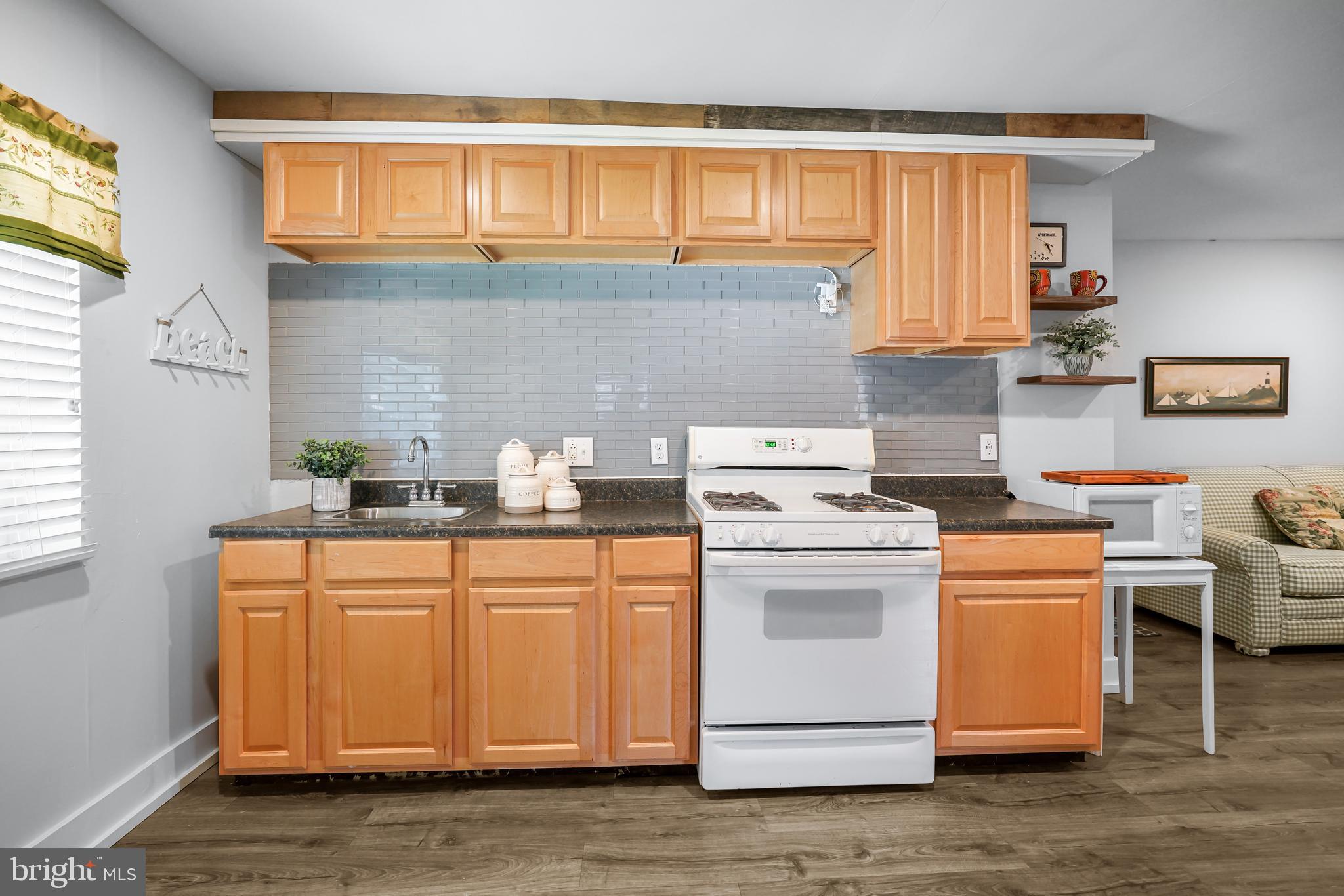 CRYSTAL BEACH - Residential