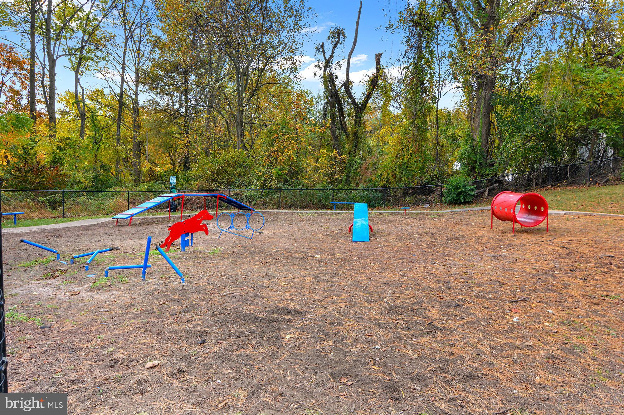 CEDAR VALLEY CONDOMINIUM - Residential Lease