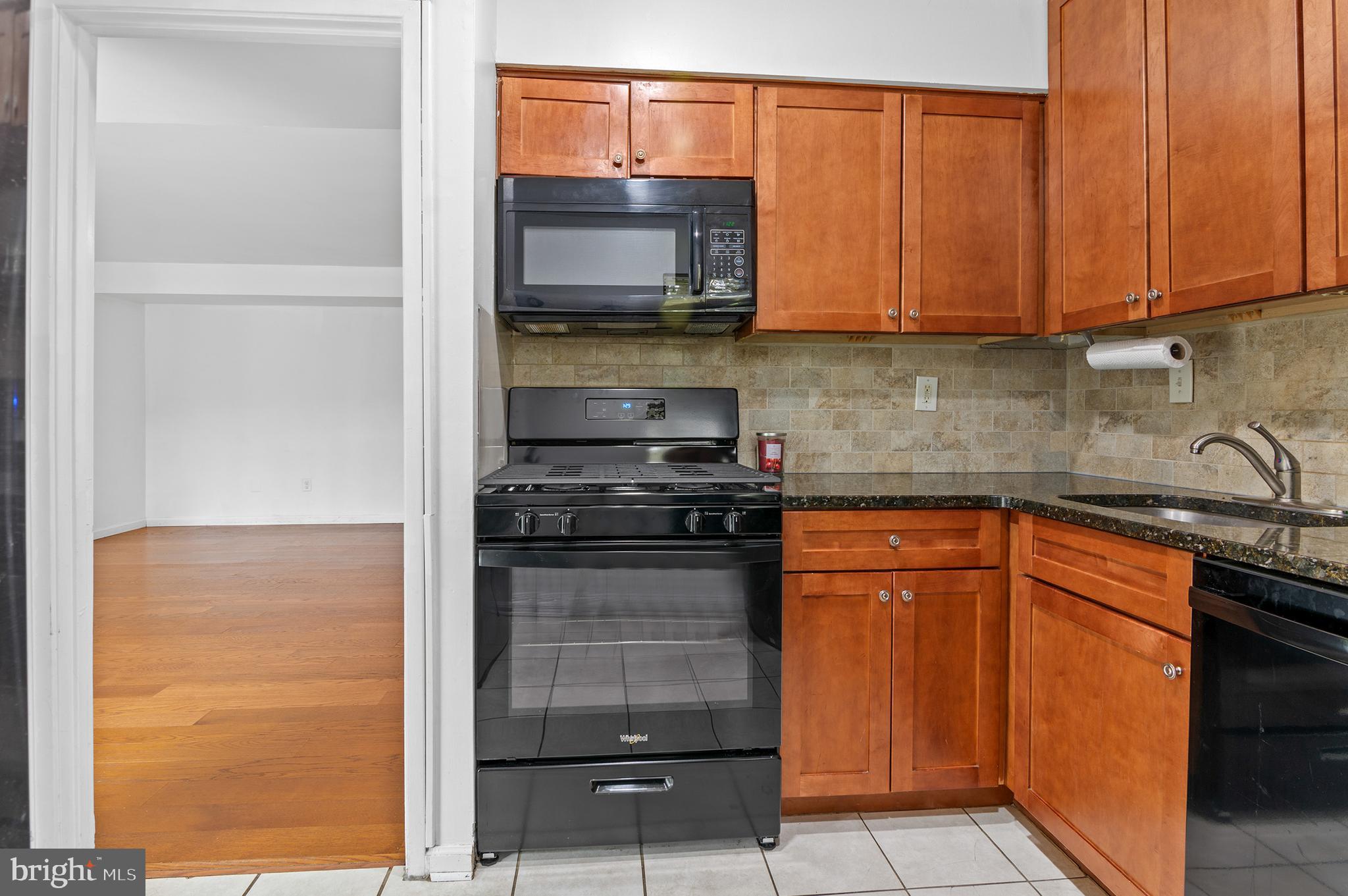 CEDAR VALLEY CONDOMINIUM - Residential Lease