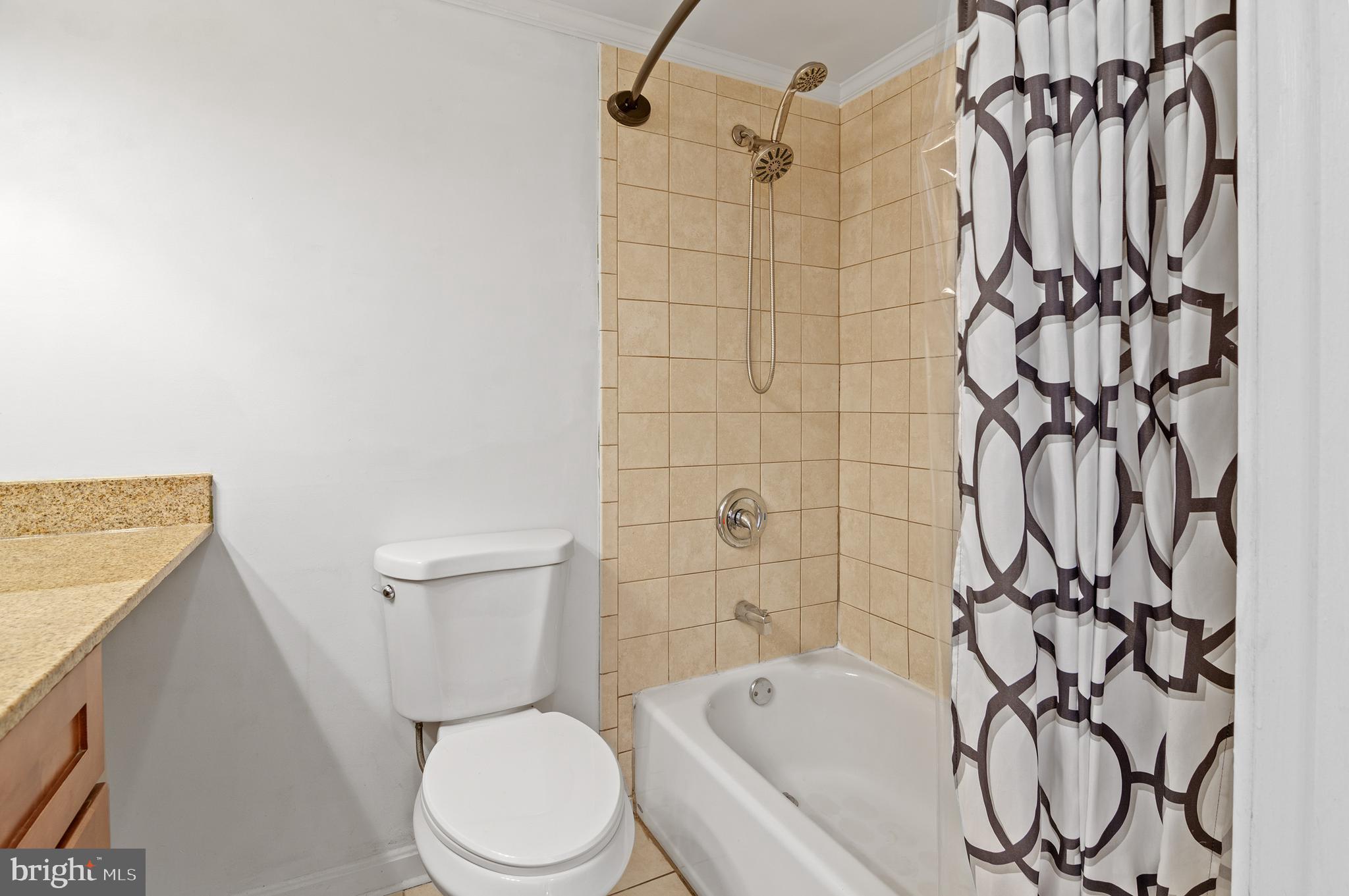 CEDAR VALLEY CONDOMINIUM - Residential Lease