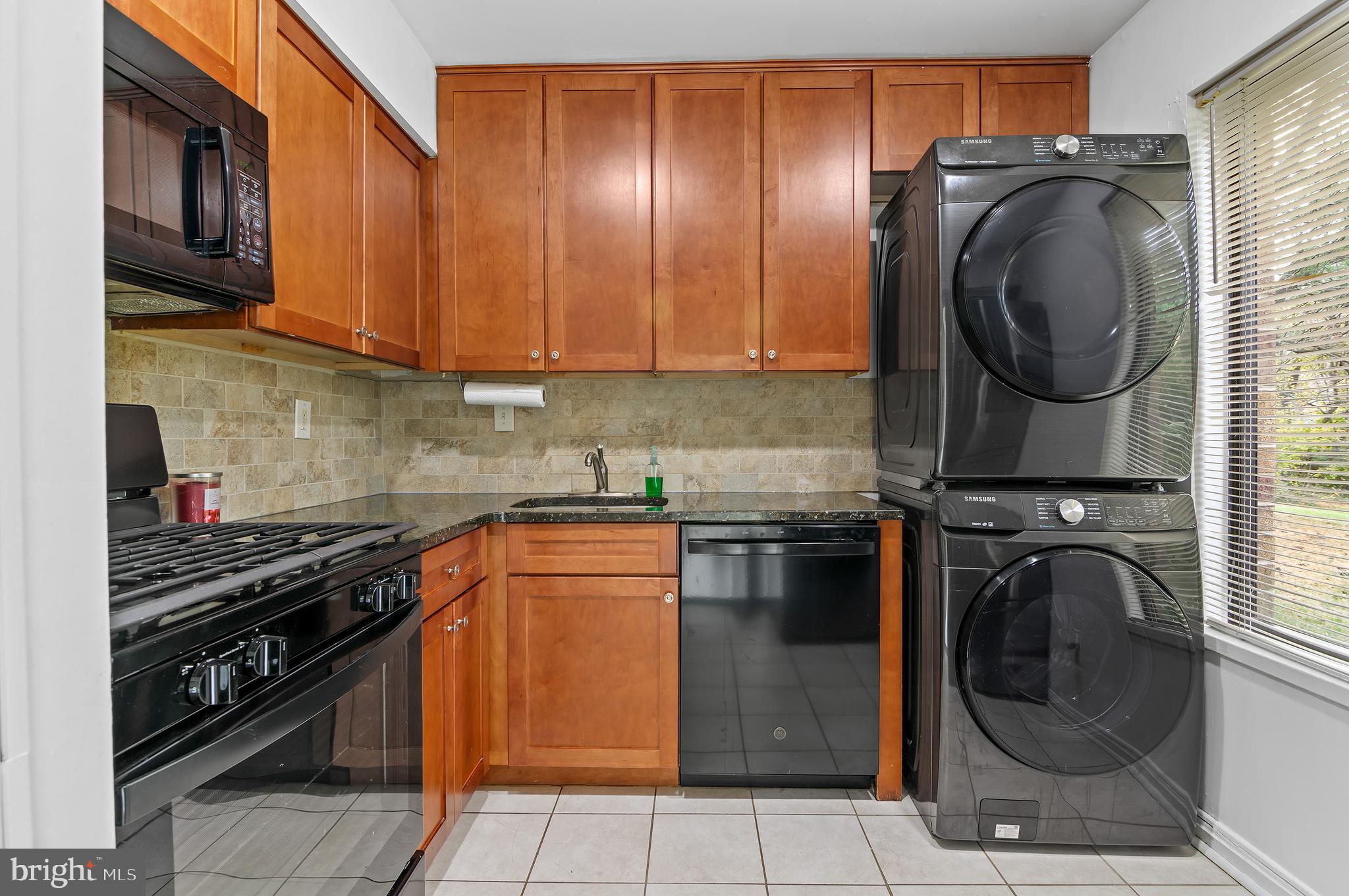 CEDAR VALLEY CONDOMINIUM - Residential Lease