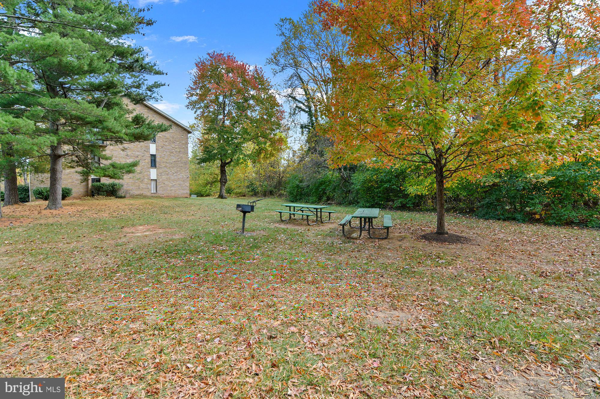 CEDAR VALLEY CONDOMINIUM - Residential Lease