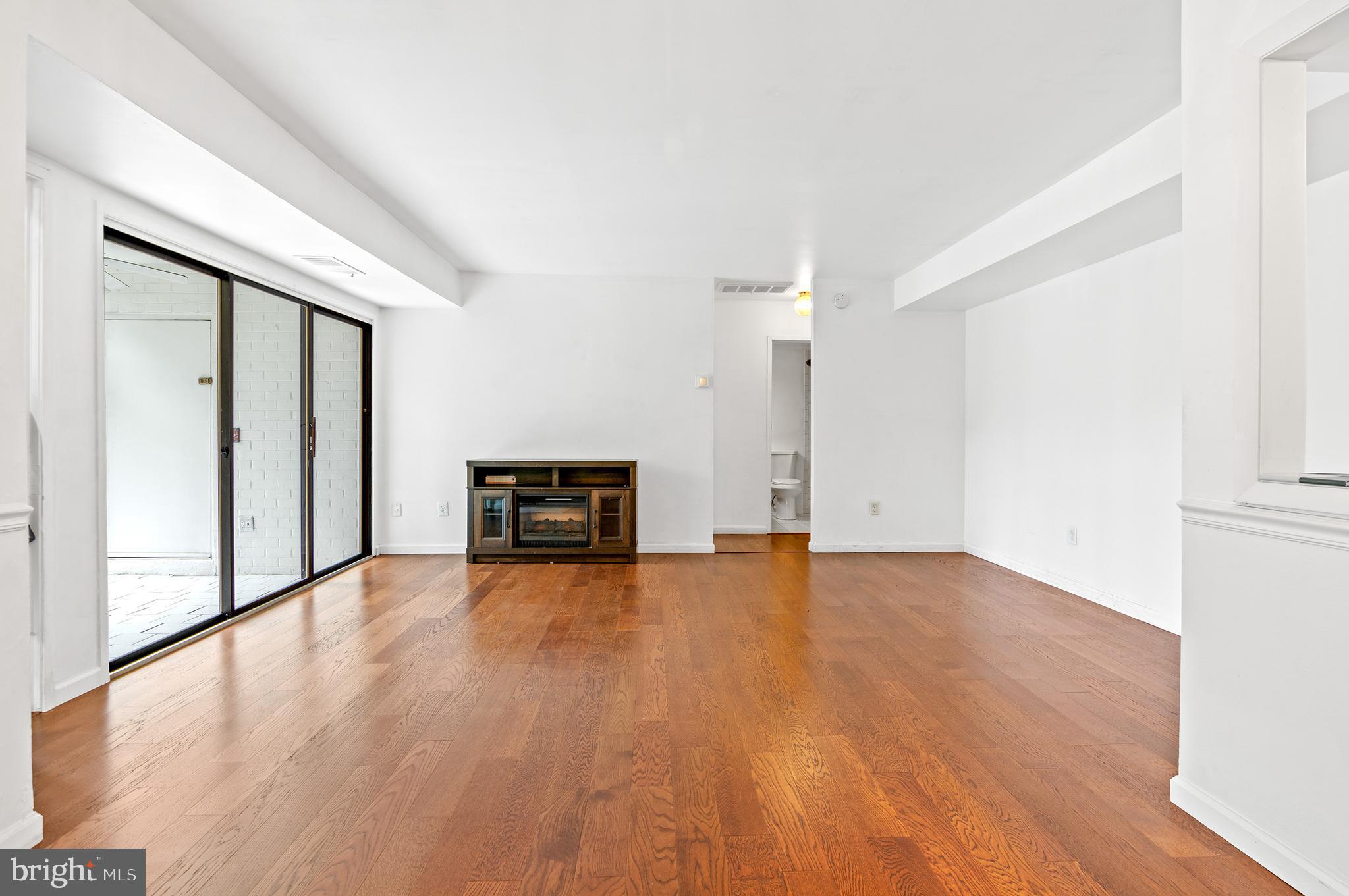 CEDAR VALLEY CONDOMINIUM - Residential Lease