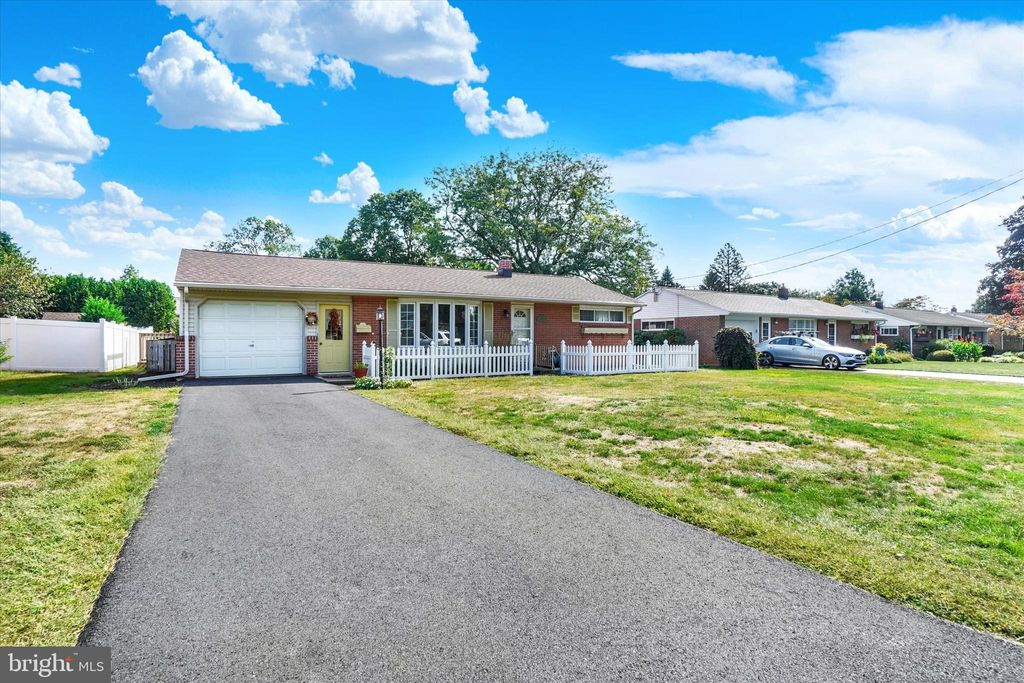 Photo of 225 S Delta Street, MOUNT JOY, PA 17552 (MLS # PALA2077080)