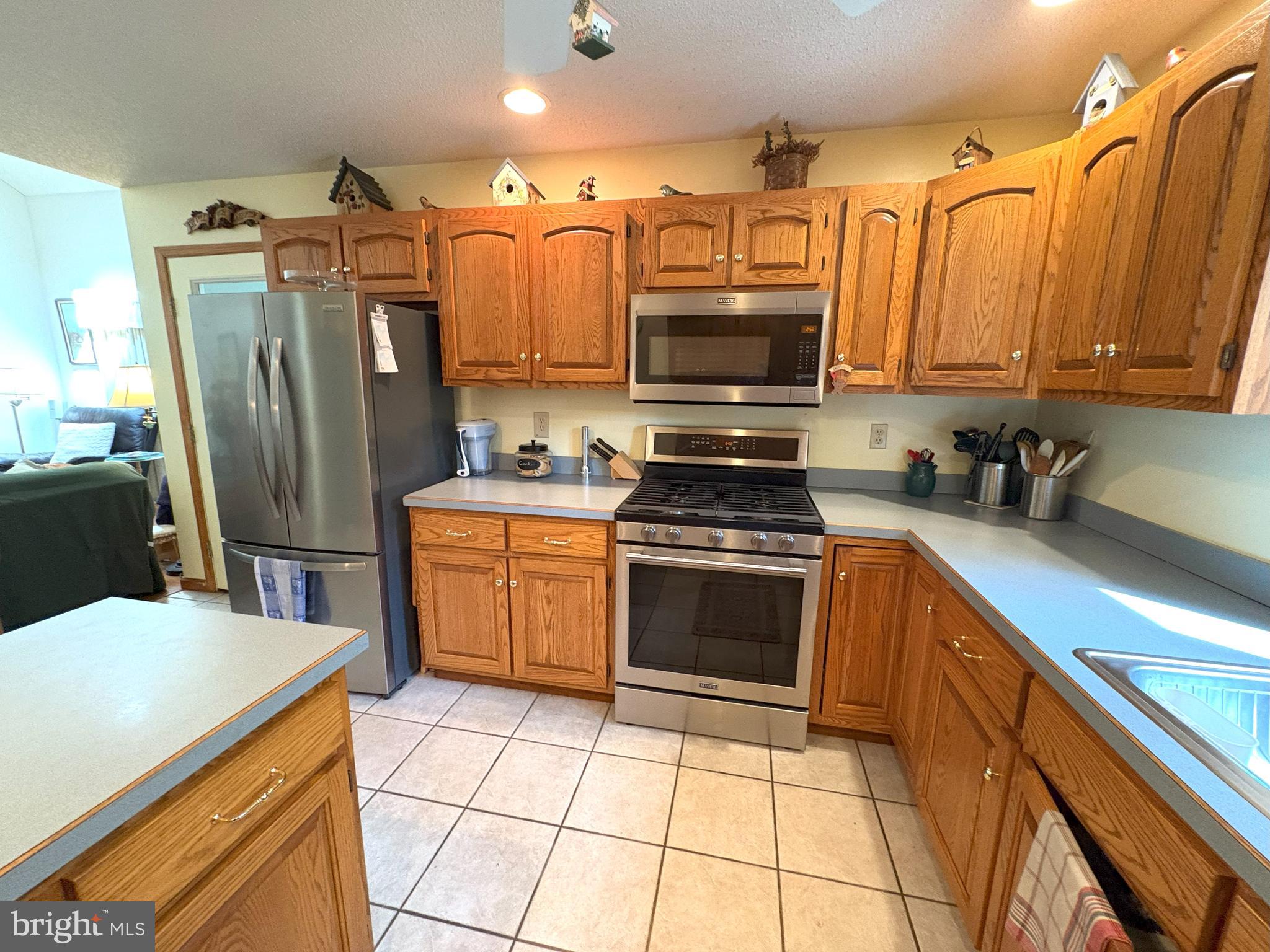 1010 REDLAWN LANE