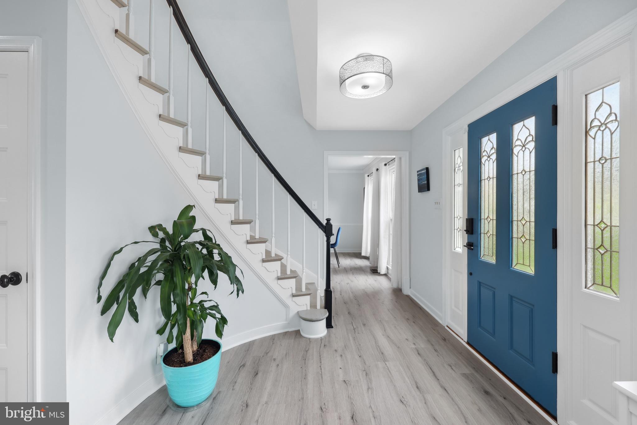 200 PARIS COURT SW