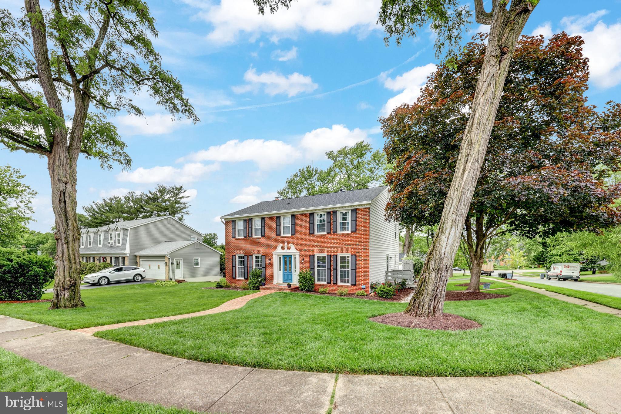 200 PARIS COURT SW