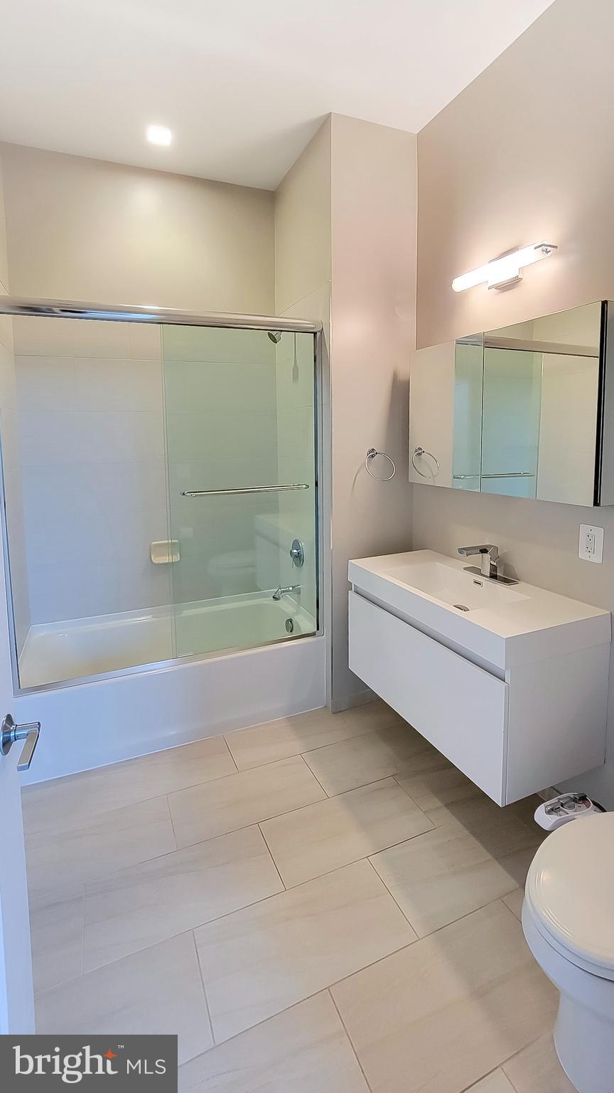 TRAFALGAR FLATS - Residential Lease