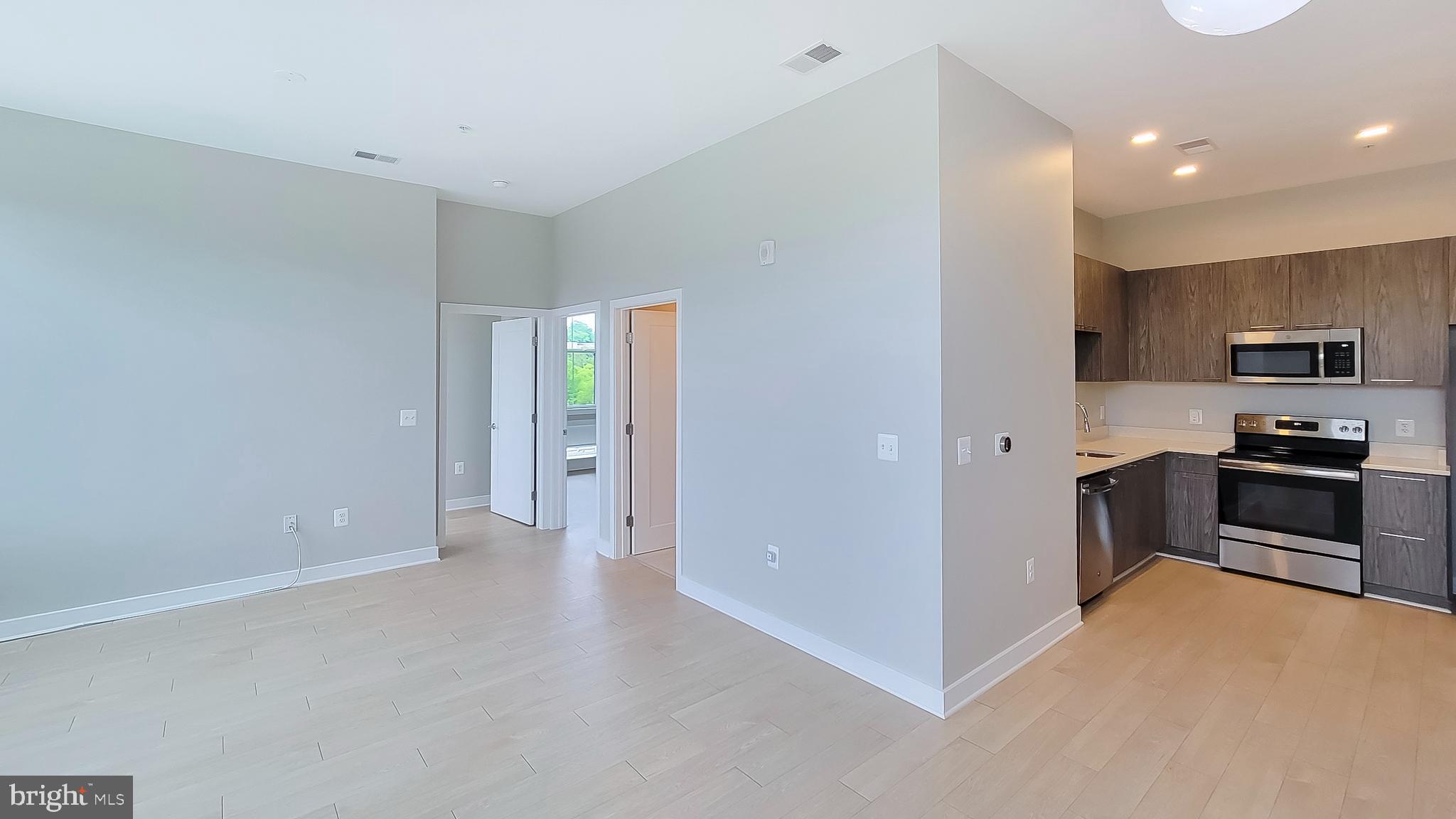 TRAFALGAR FLATS - Residential Lease