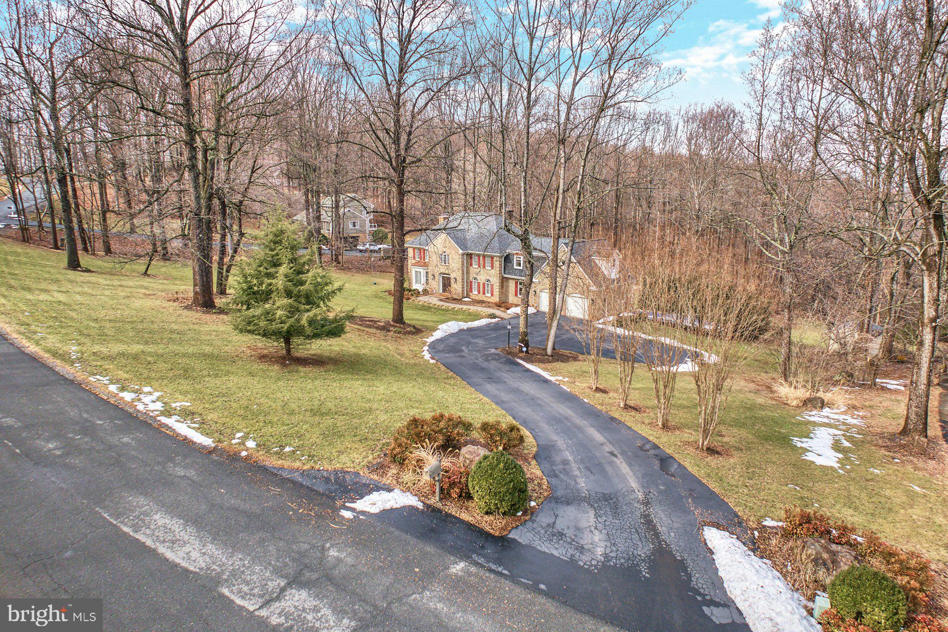 5828 HUNTON WOOD DRIVE