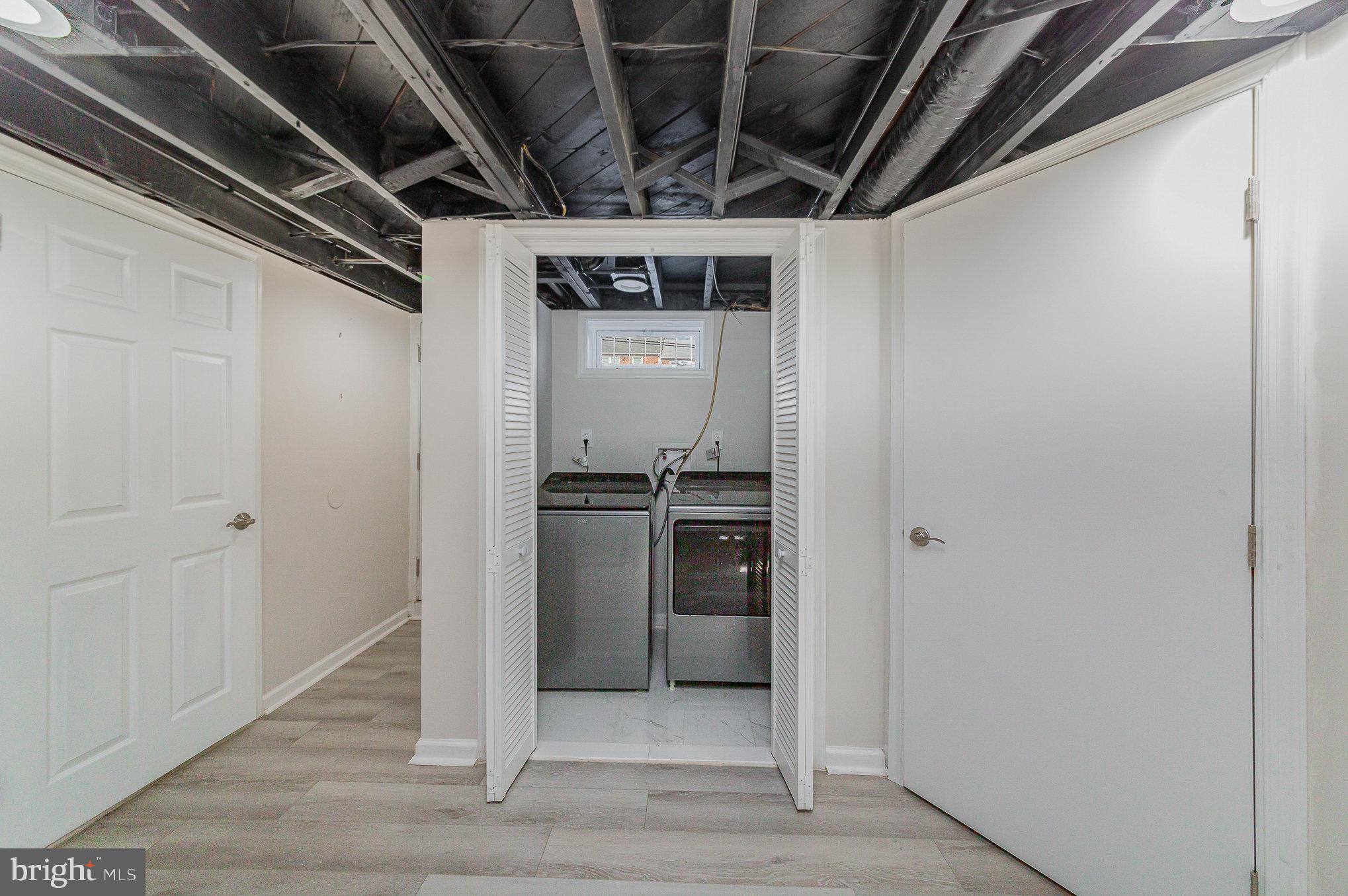 IDLEWOOD - Residential