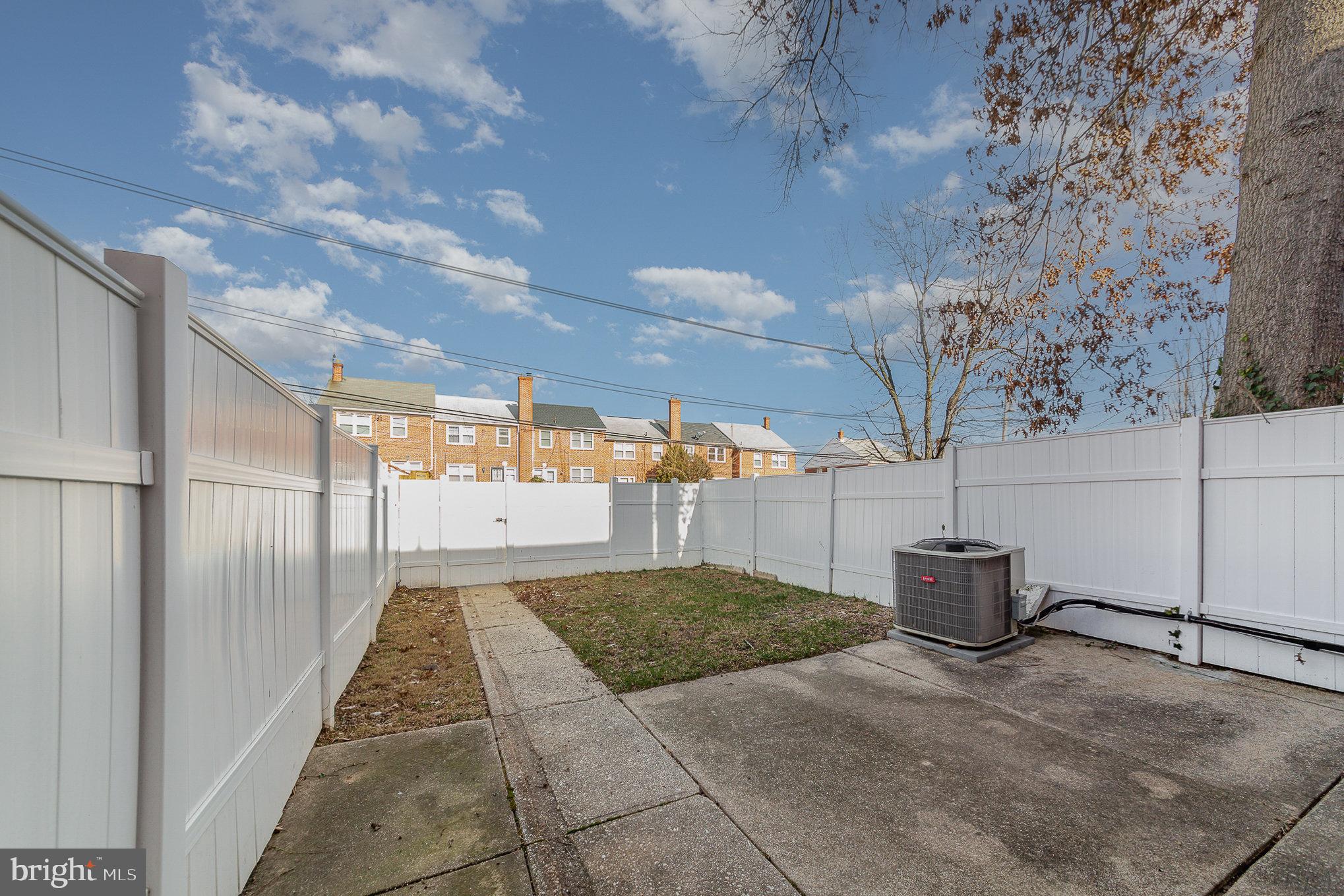 IDLEWOOD - Residential