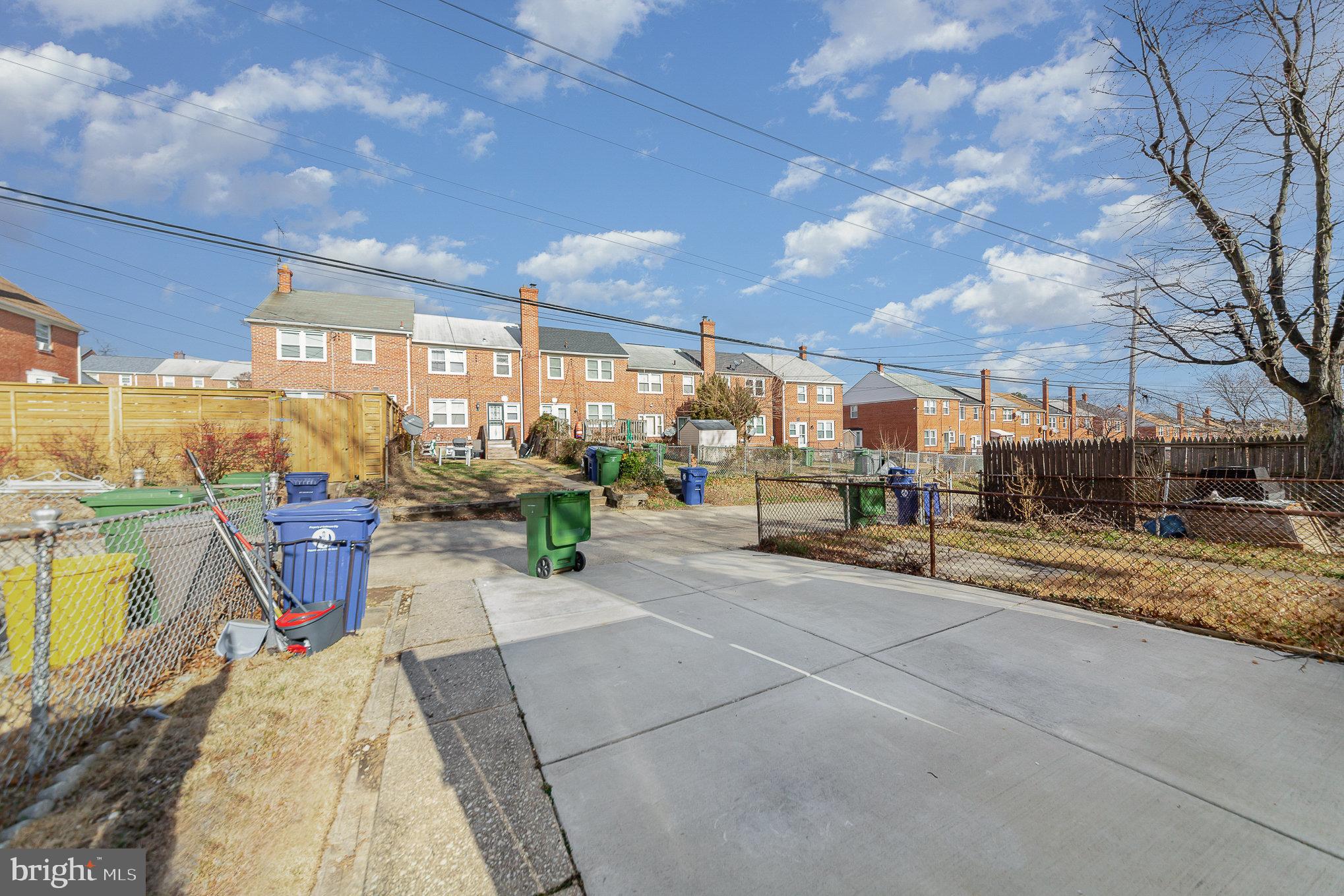 IDLEWOOD - Residential