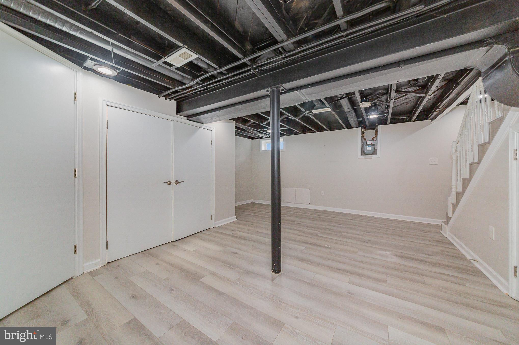 IDLEWOOD - Residential