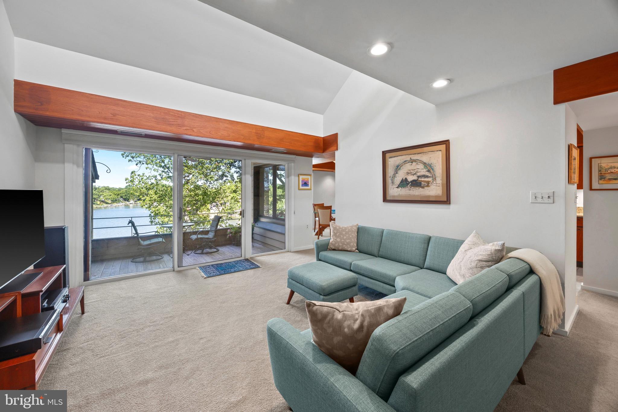 6 PRESIDENT POINT DRIVE B3