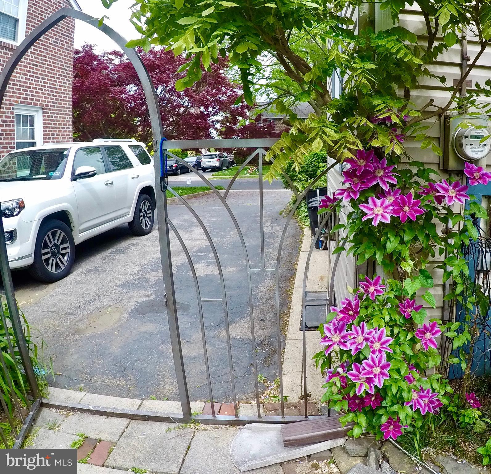 COLONIAL PARK - Residential